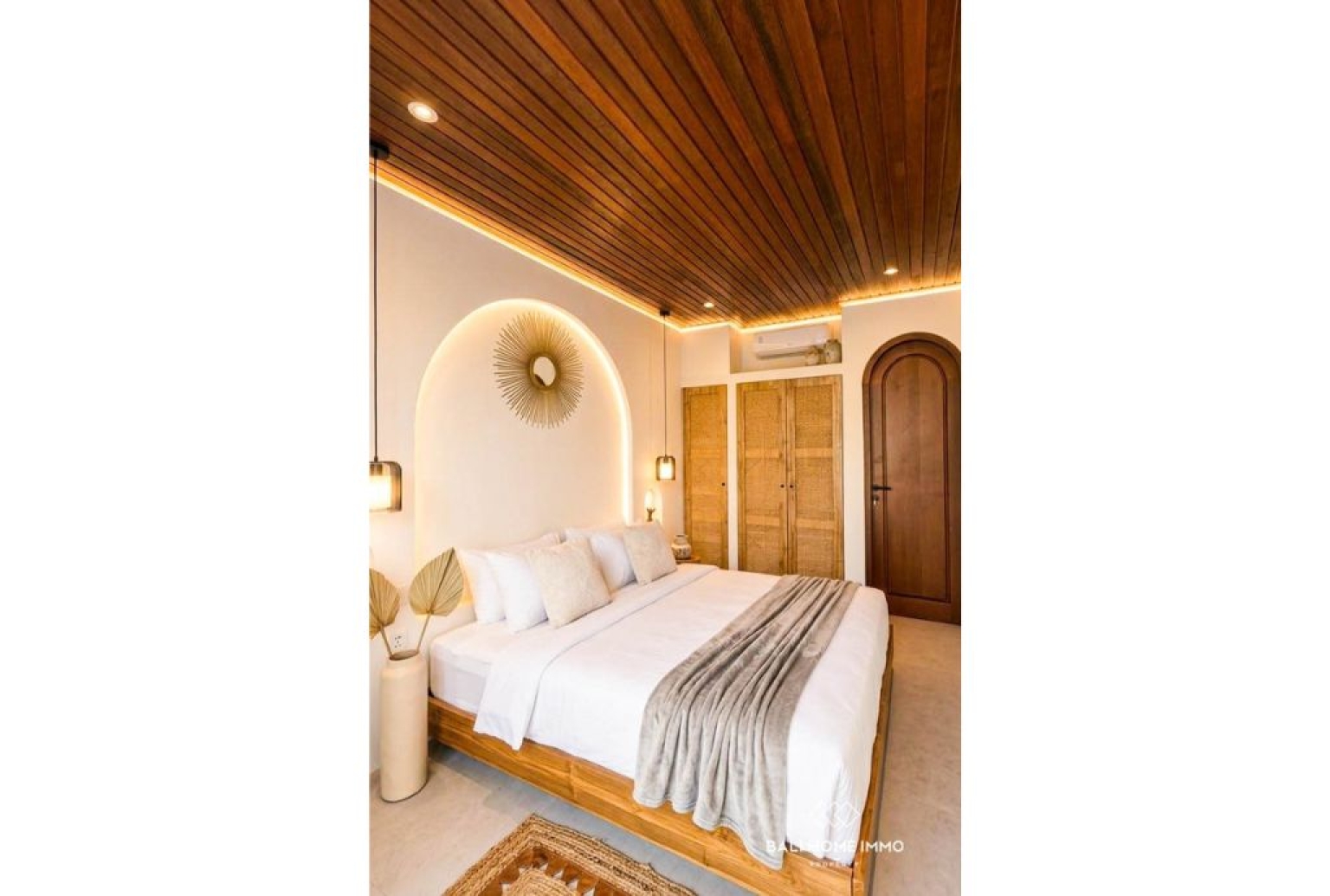 Brand New Tropical 3 Bedroom Villa For Rent in Pererenan view 6