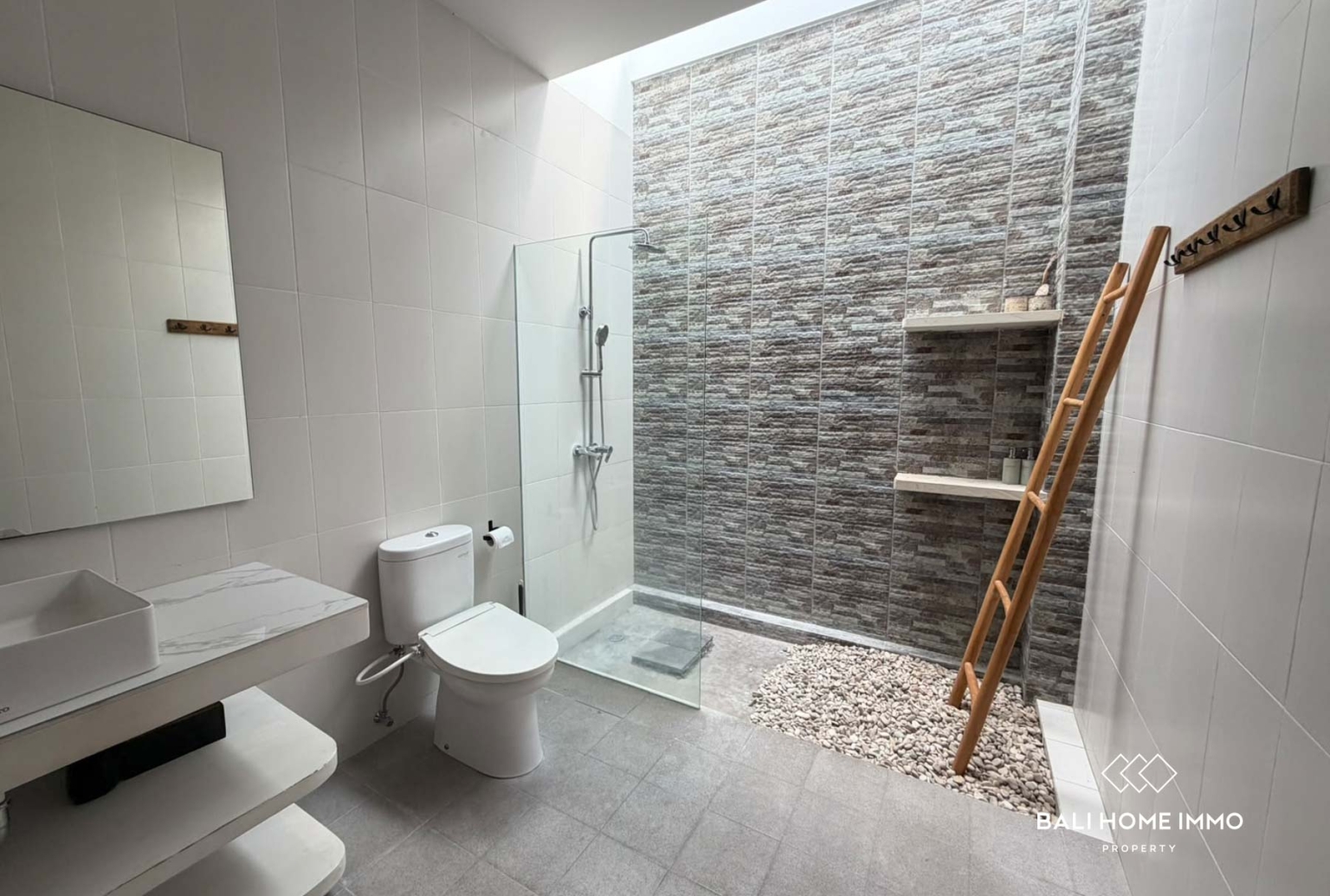 CHARMING 2 BEDROOM FOR YEARLY RENTAL in BERAWA BALI view 16