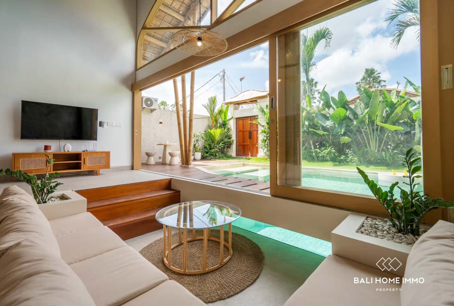 Charming 2 Bedroom Villa for Leasehold Sale in Canggu Bali view 3
