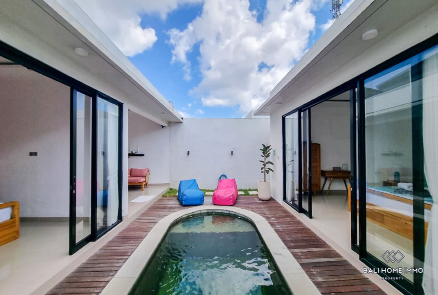 Charming 2 Bedroom Villa for Rent in Bali Seminyak Residential Side view 3