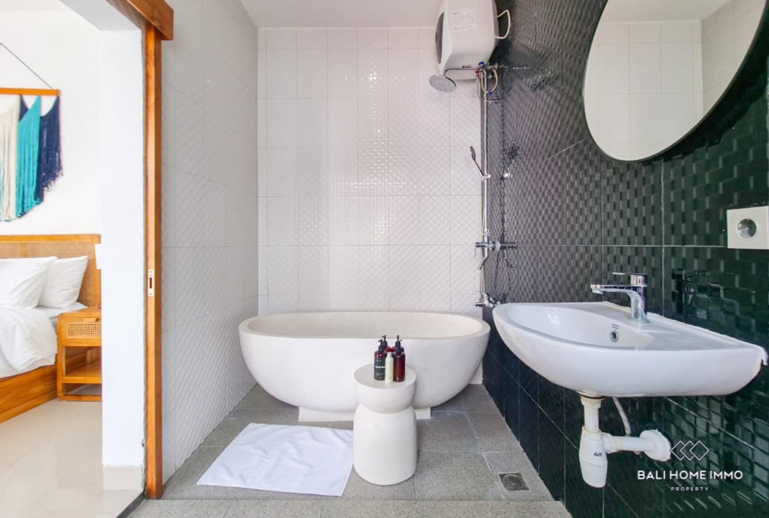 Charming 2 Bedroom Villa for Rent in Bali Seminyak Residential Side view 17