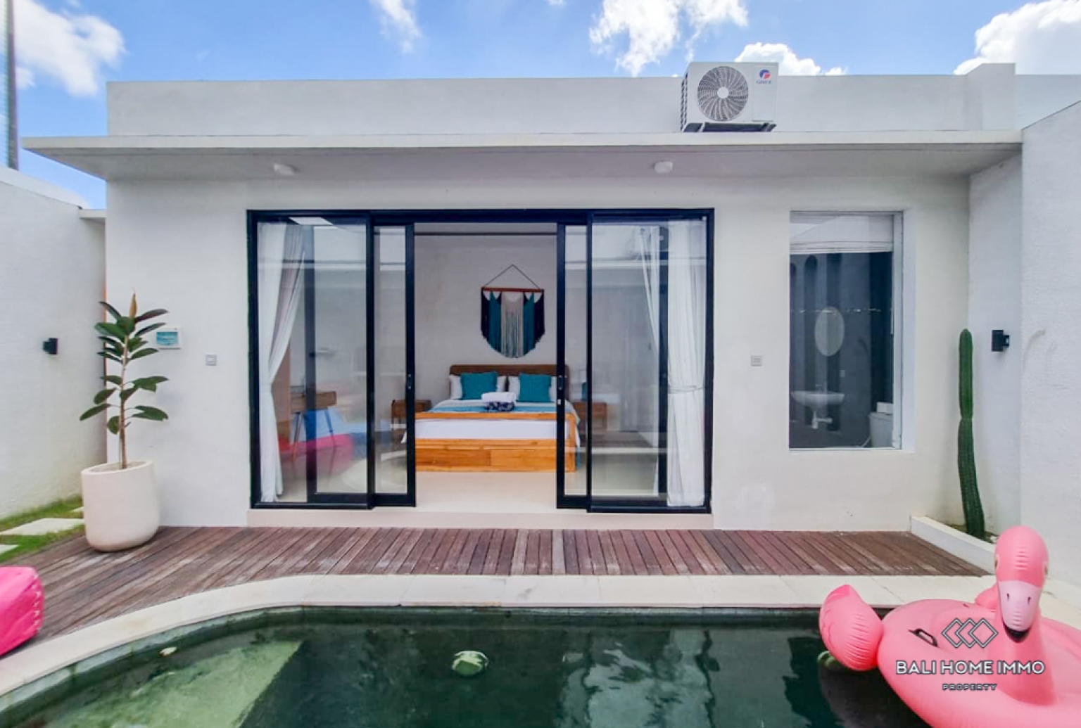 Charming 2 Bedroom Villa for Rent in Bali Seminyak Residential Side view 5