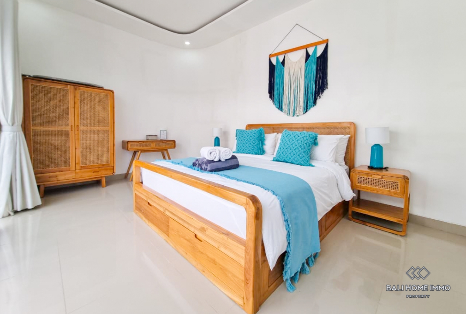 Charming 2 Bedroom Villa for Rent in Bali Seminyak Residential Side view 13