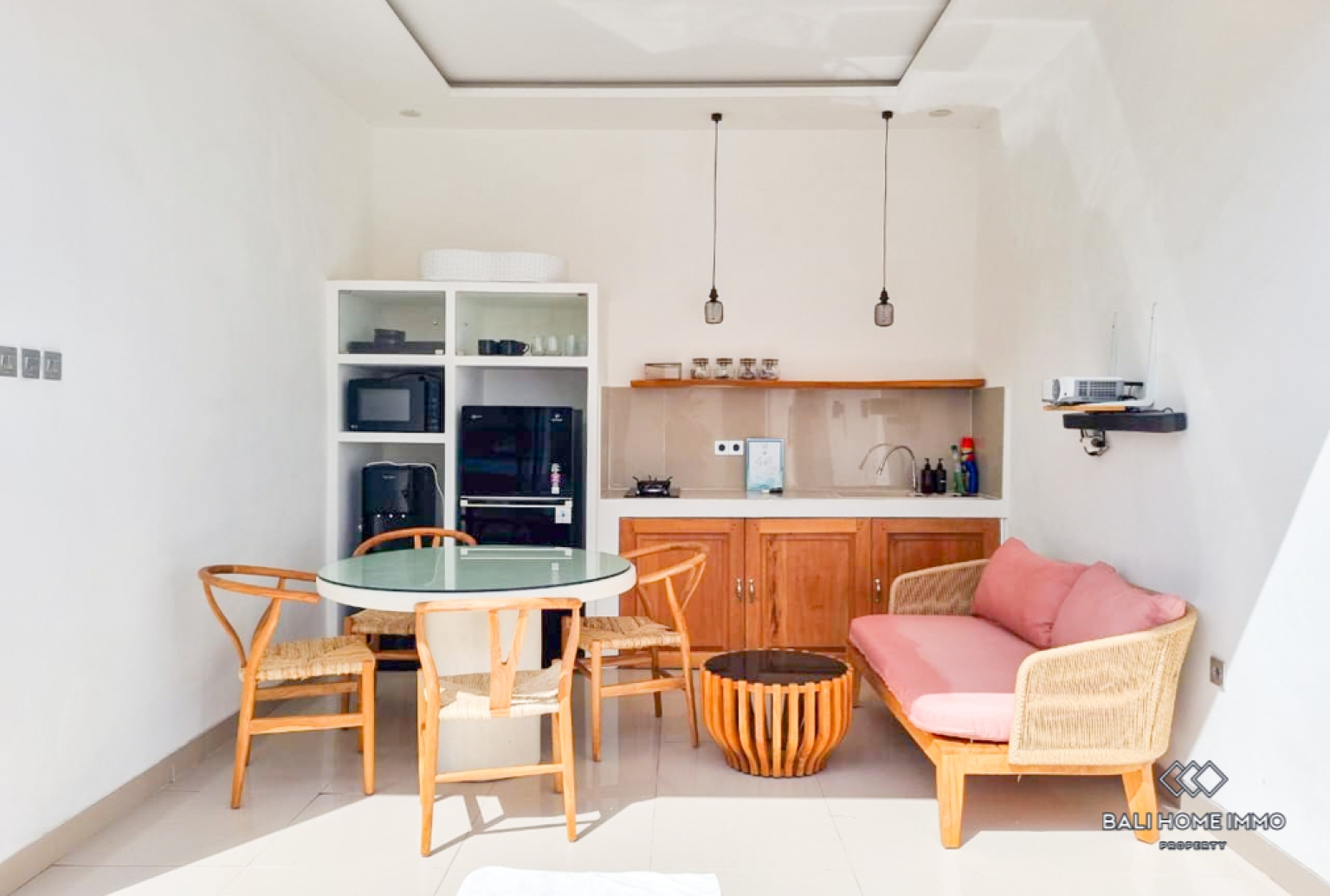 Charming 2 Bedroom Villa for Rent in Bali Seminyak Residential Side view 7