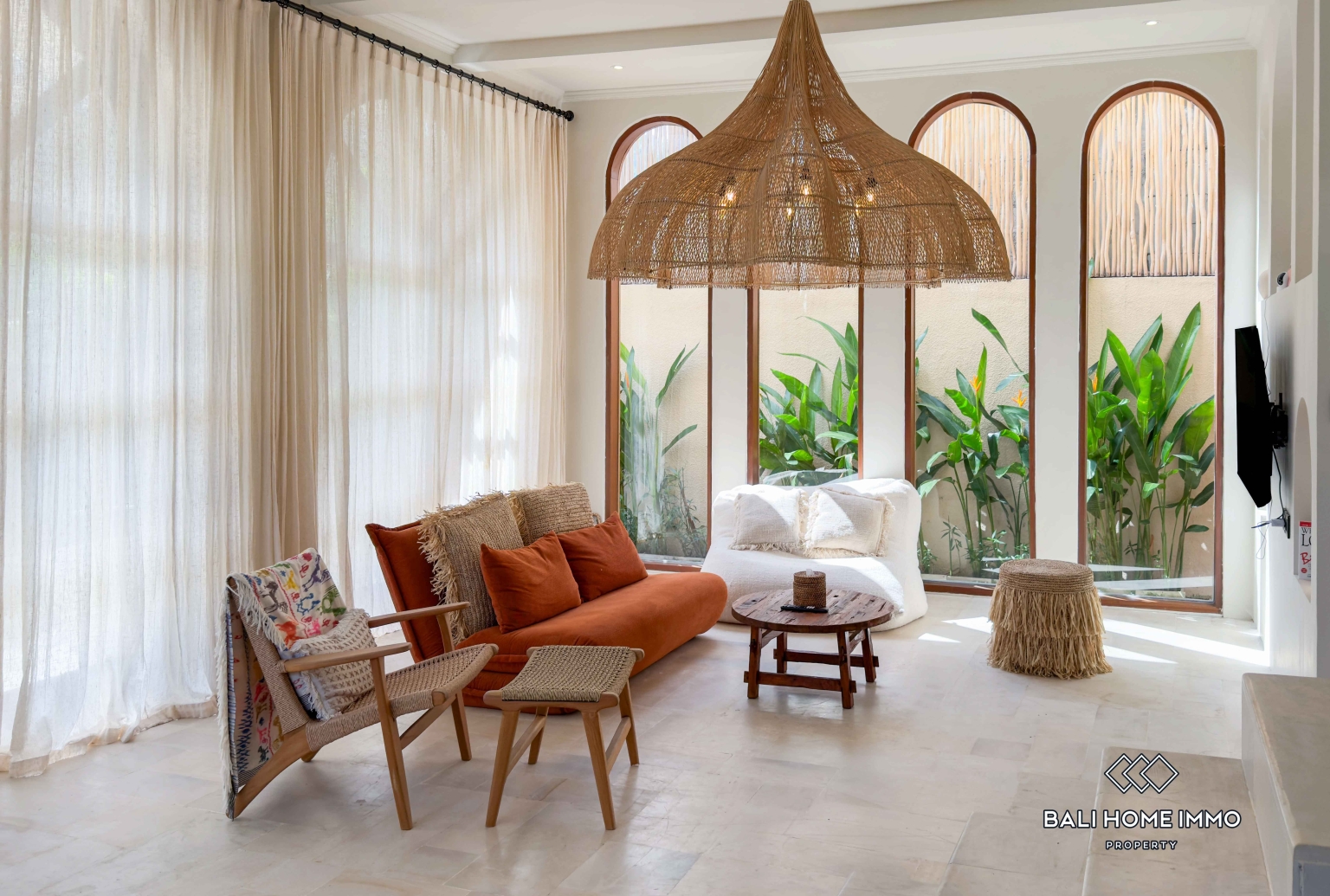 Charming 2-bedroom villa for rent in Canggu Berawa view 3