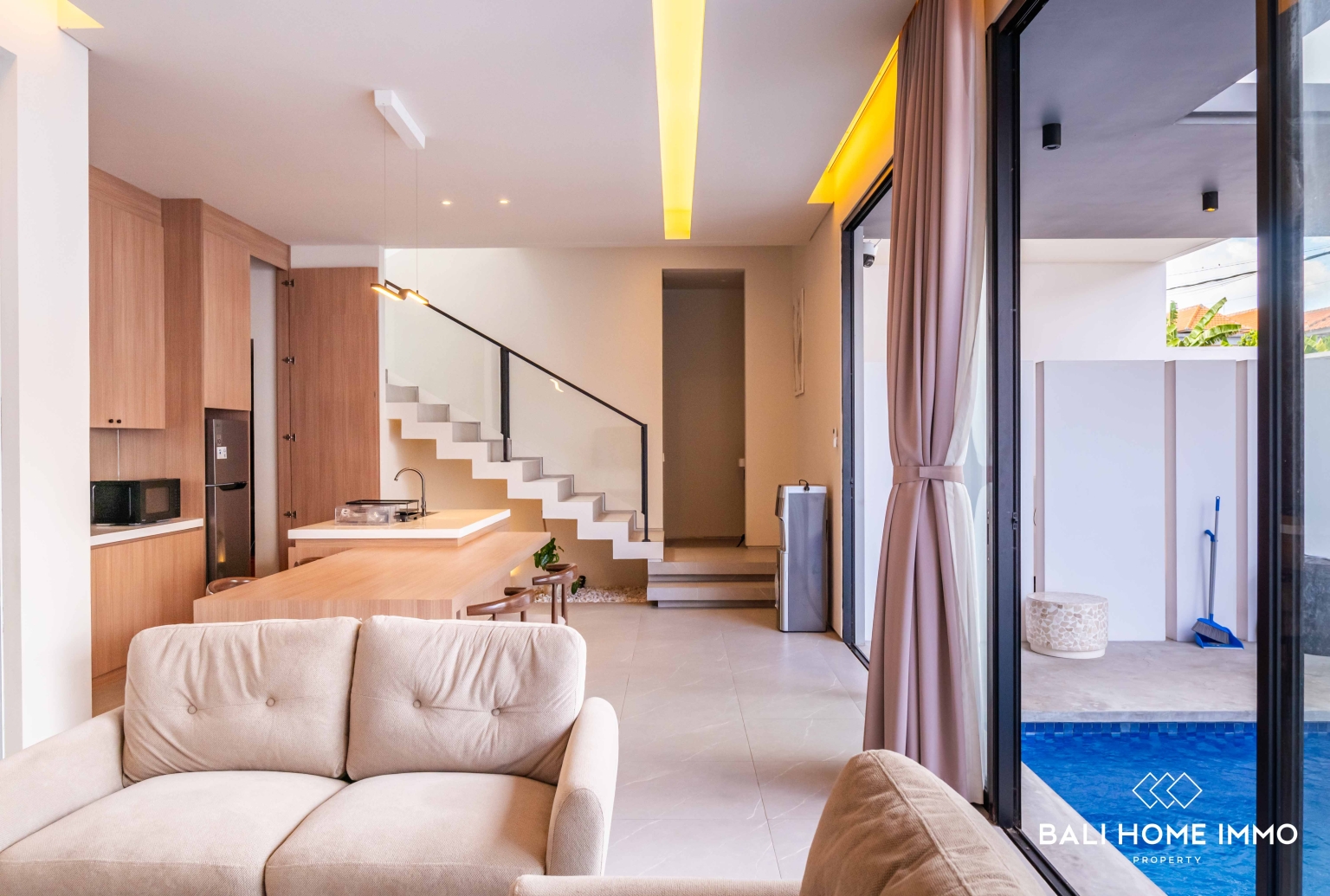 Charming 2 bedroom villa for rent in Canggu Residential Side view 6