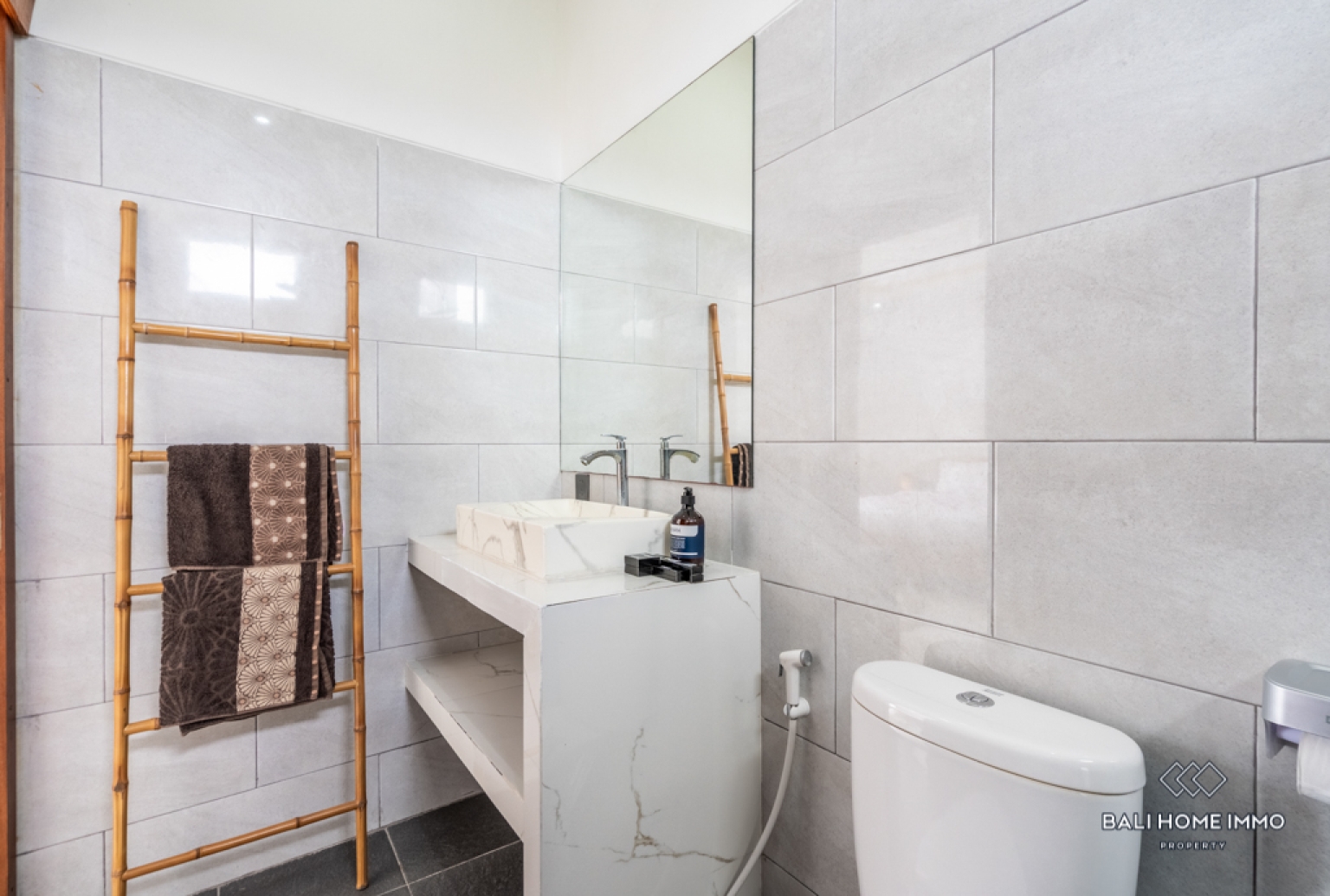 Charming 2 Bedroom Villa for Sale Freehold in Canggu Residential Side view 18