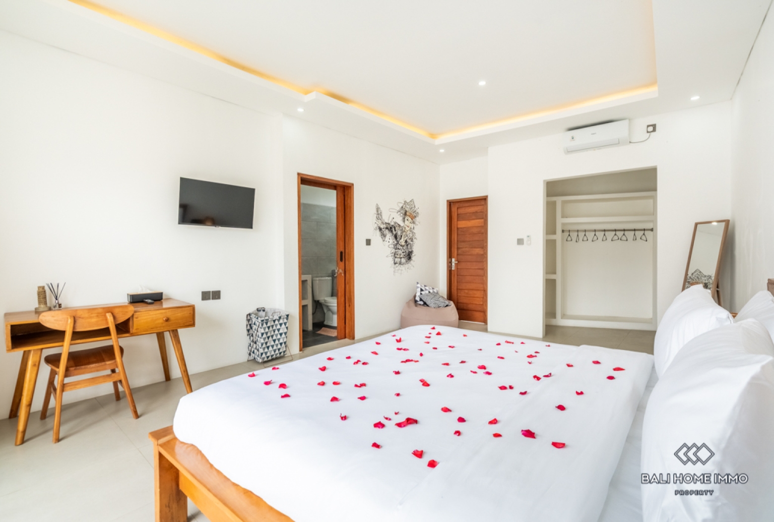 Charming 2 Bedroom Villa for Sale Freehold in Canggu Residential Side view 15