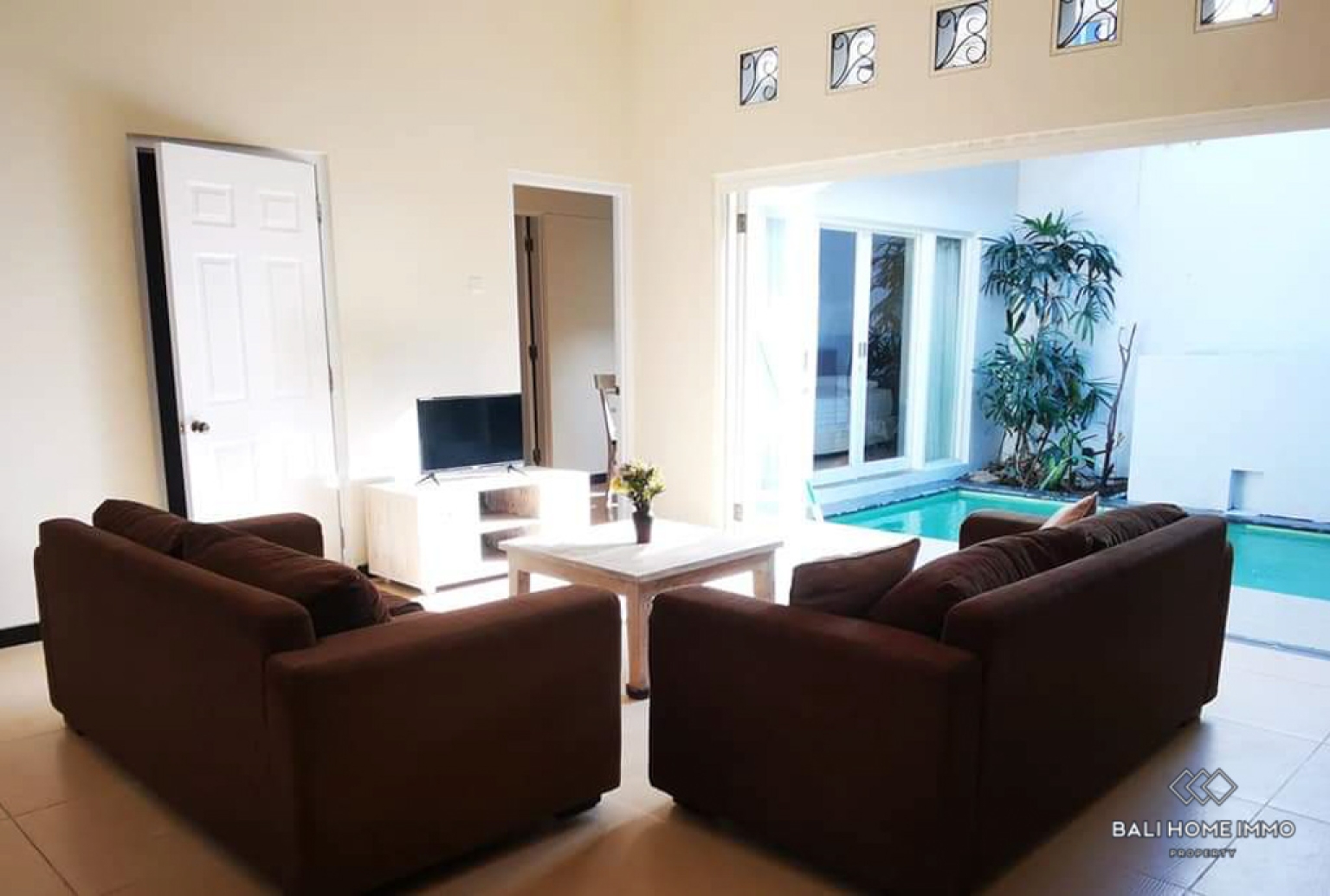 Charming 2 bedroom villa for sale in Canggu Berawa view 2
