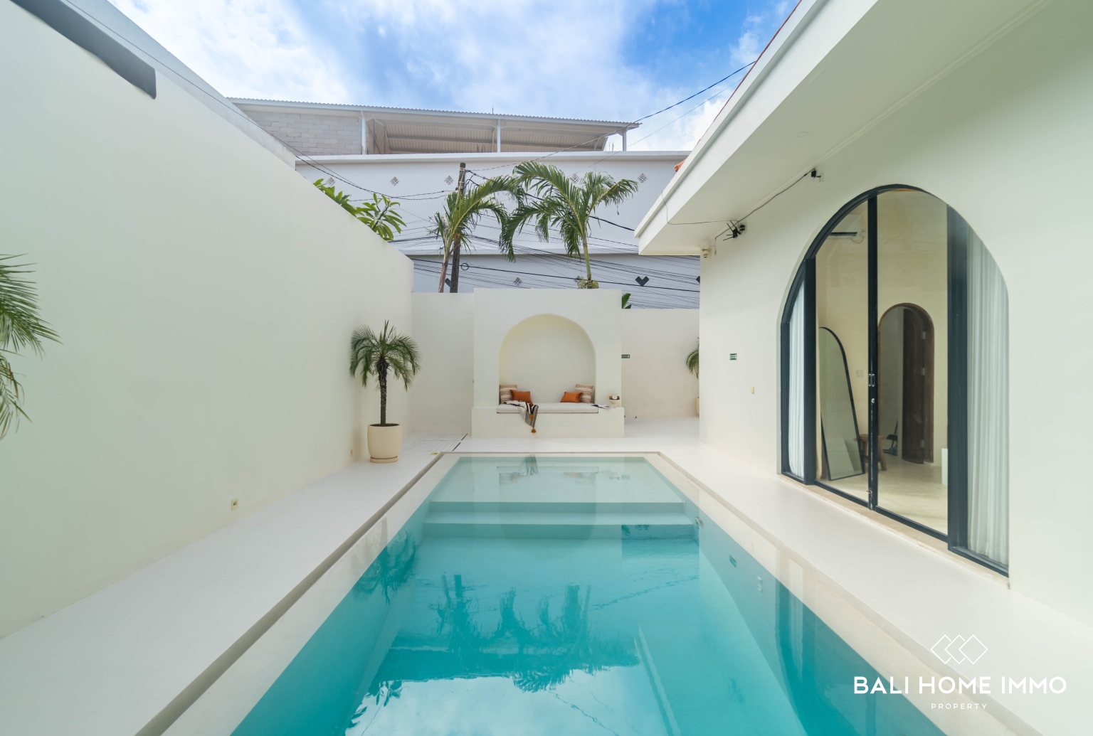 Charming 2 bedroom villa for sale in Canggu Residential side view 25