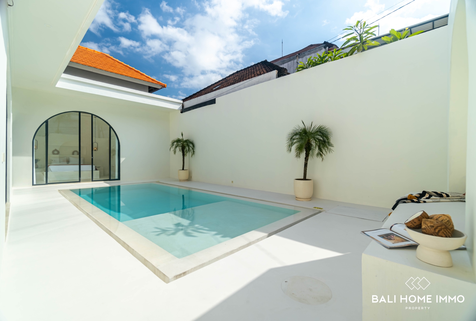 Charming 2 bedroom villa for sale in Canggu Residential side view 26