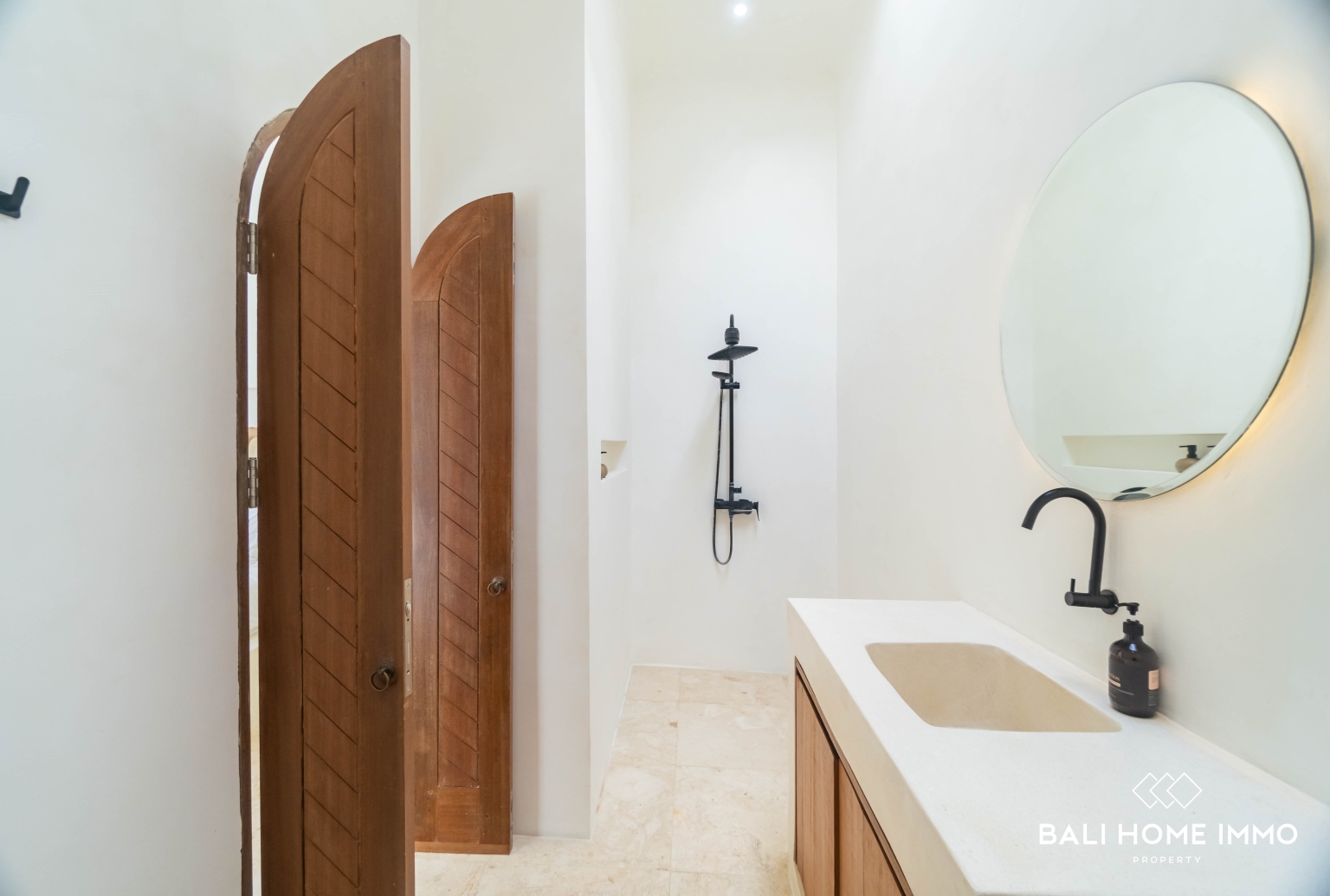 Charming 2 bedroom villa for sale in Canggu Residential side view 22