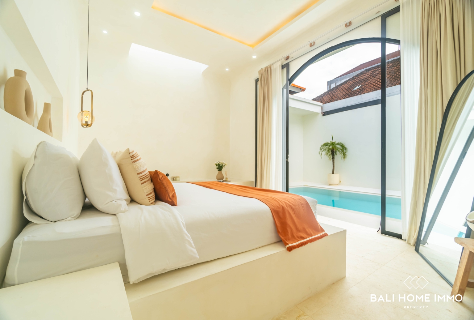 Charming 2 bedroom villa for sale in Canggu Residential side view 21