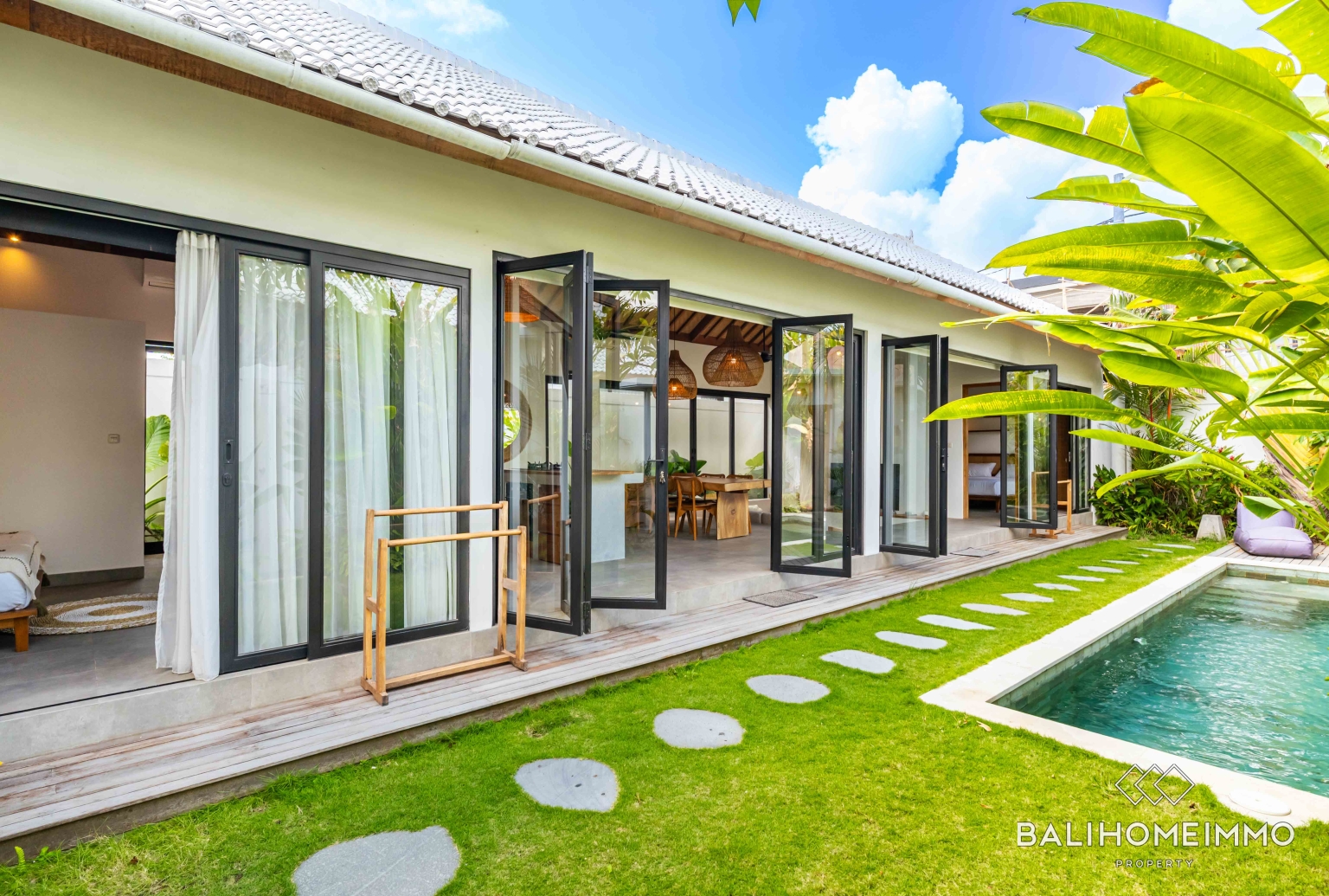 Charming 2 bedroom villa for sale in Kerobokan view 2
