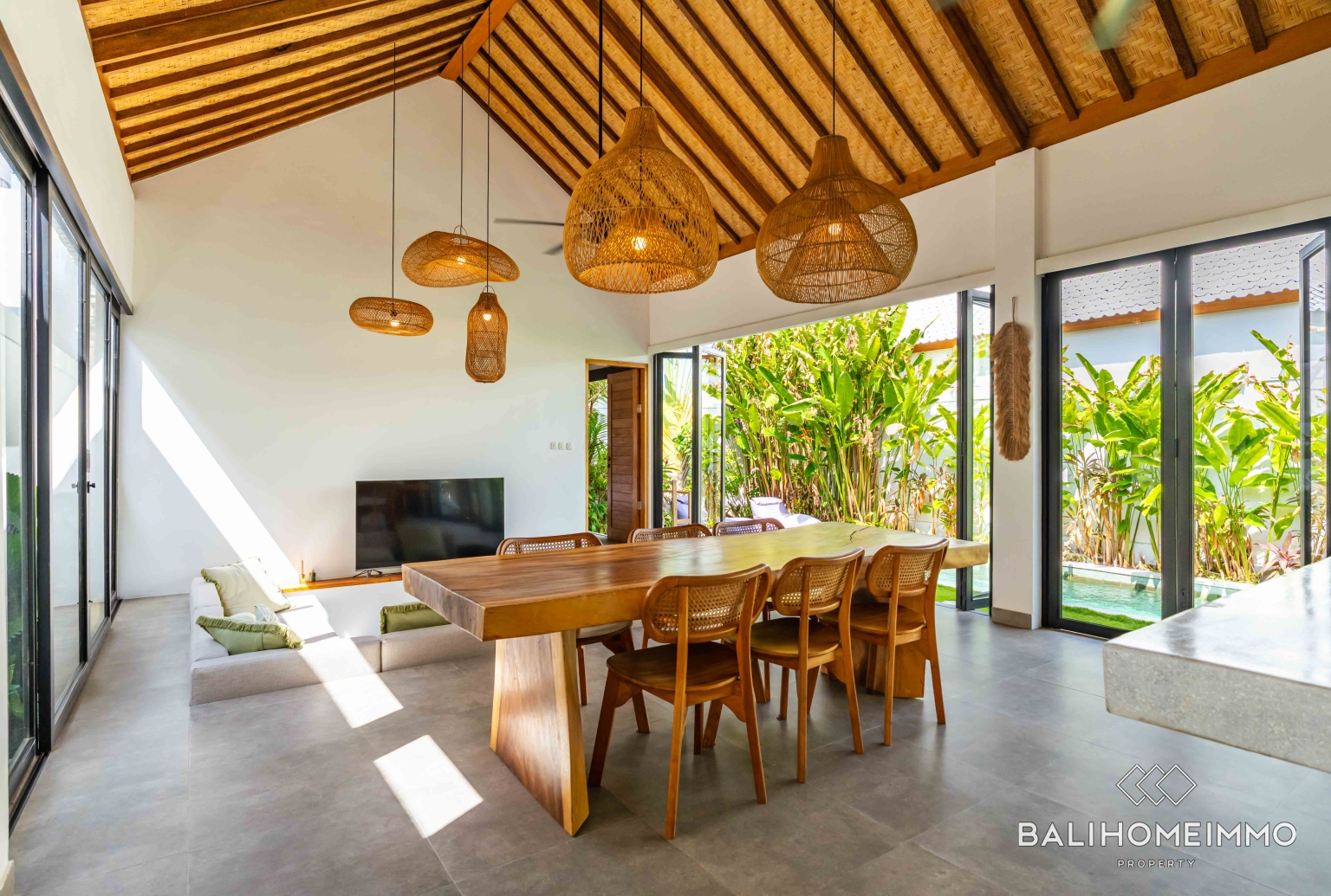 Charming 2 bedroom villa for sale in Kerobokan view 8