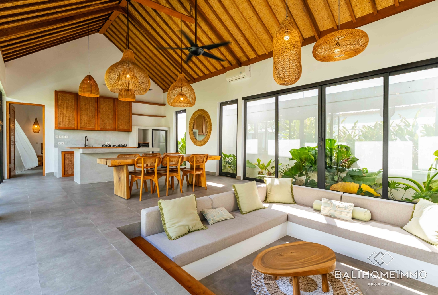 Charming 2 bedroom villa for sale in Kerobokan view 6
