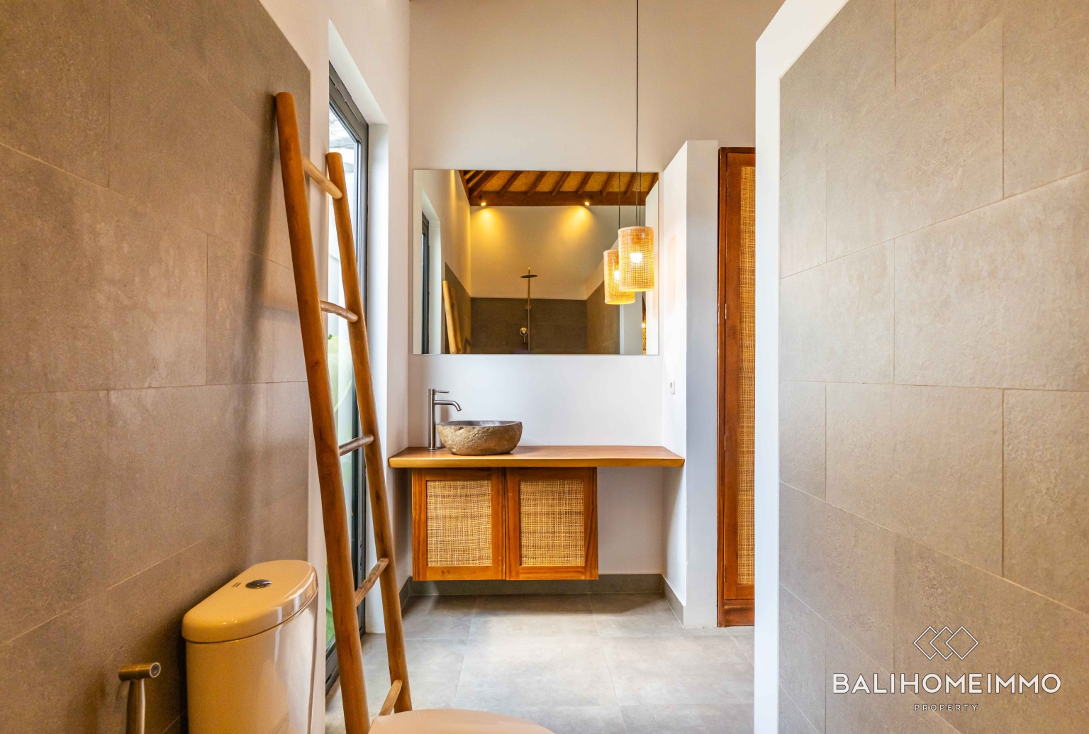 Charming 2 bedroom villa for sale in Kerobokan view 22
