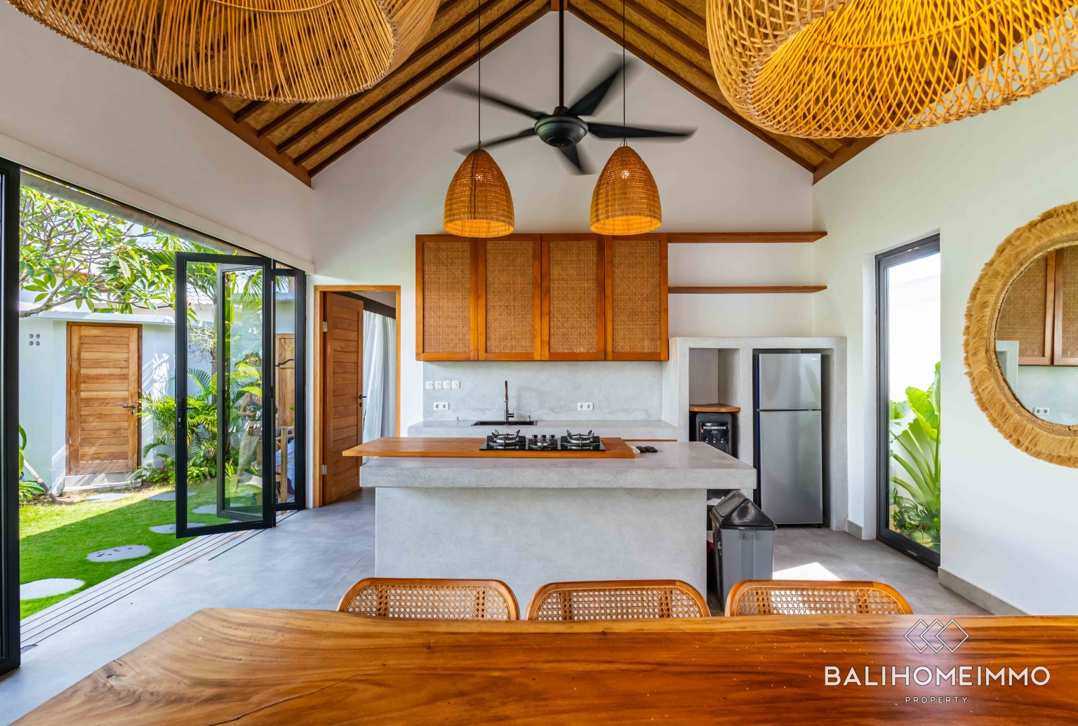 Charming 2 bedroom villa for sale in Kerobokan view 11