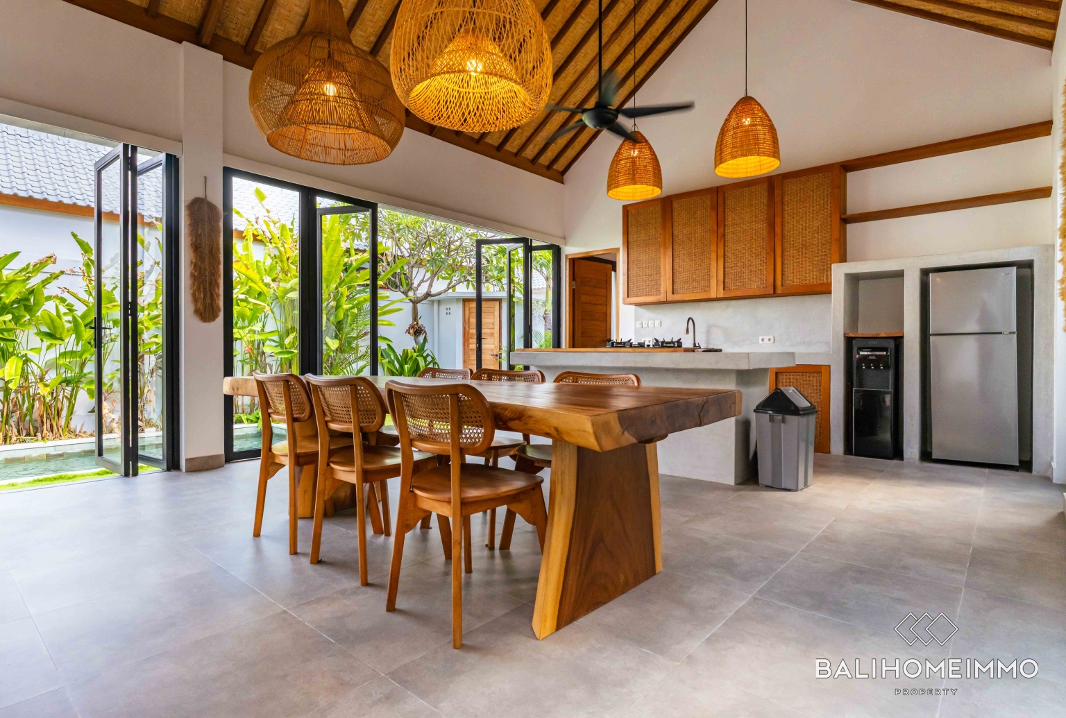 Charming 2 bedroom villa for sale in Kerobokan view 9