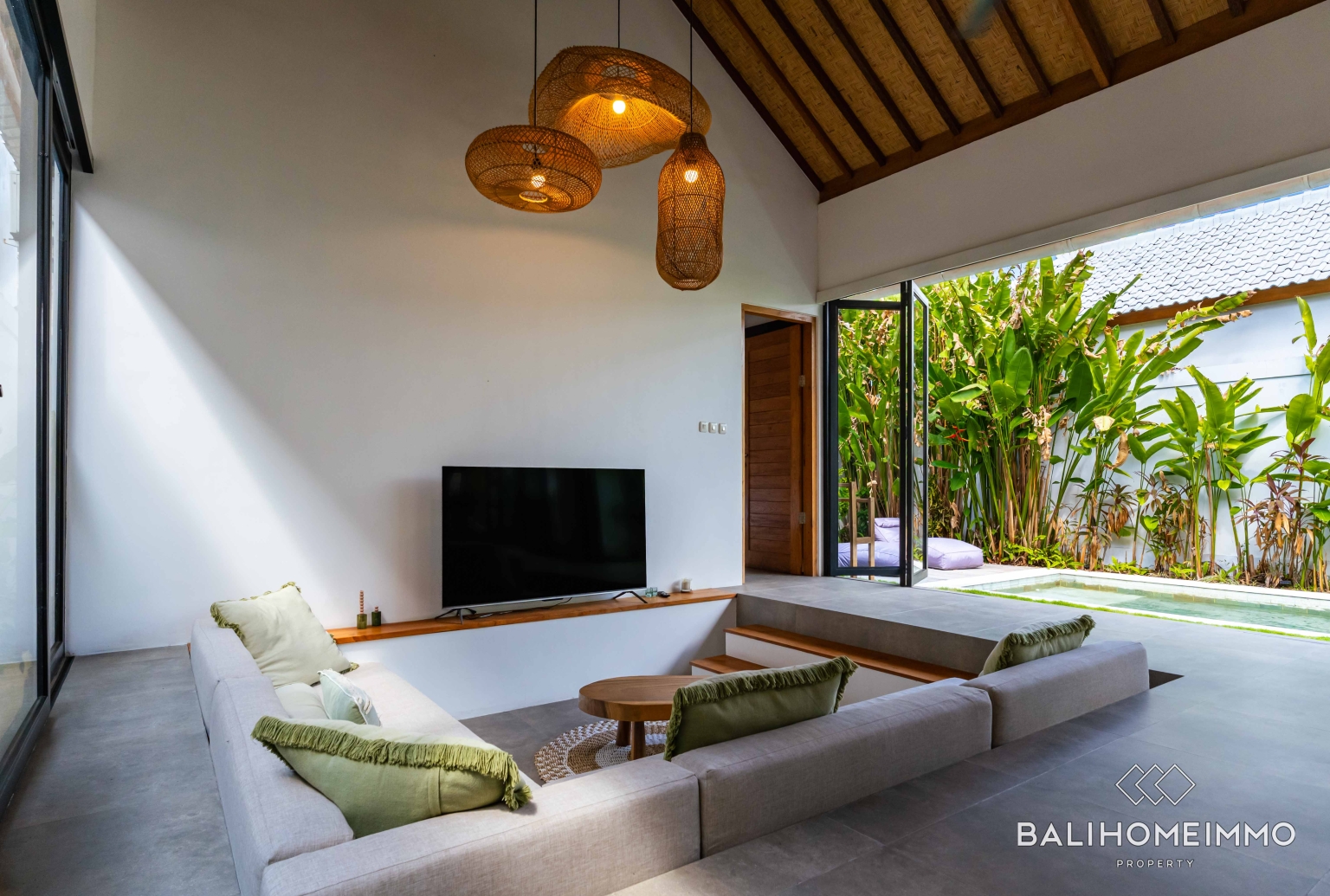 Charming 2 bedroom villa for sale in Kerobokan view 4