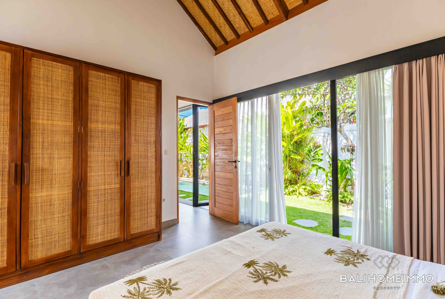 Charming 2 bedroom villa for sale in Kerobokan view 16