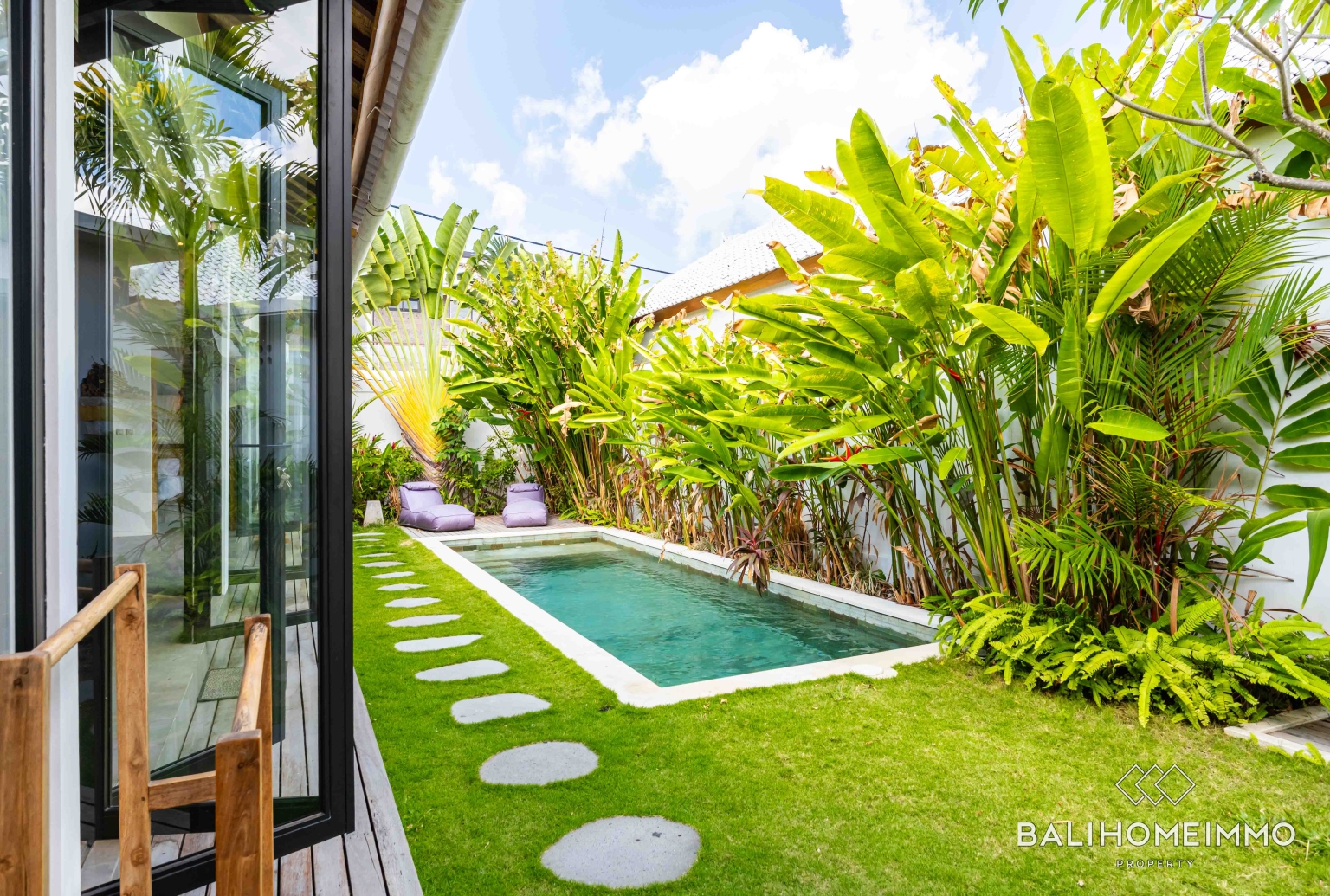 Charming 2 bedroom villa for sale in Kerobokan view 24