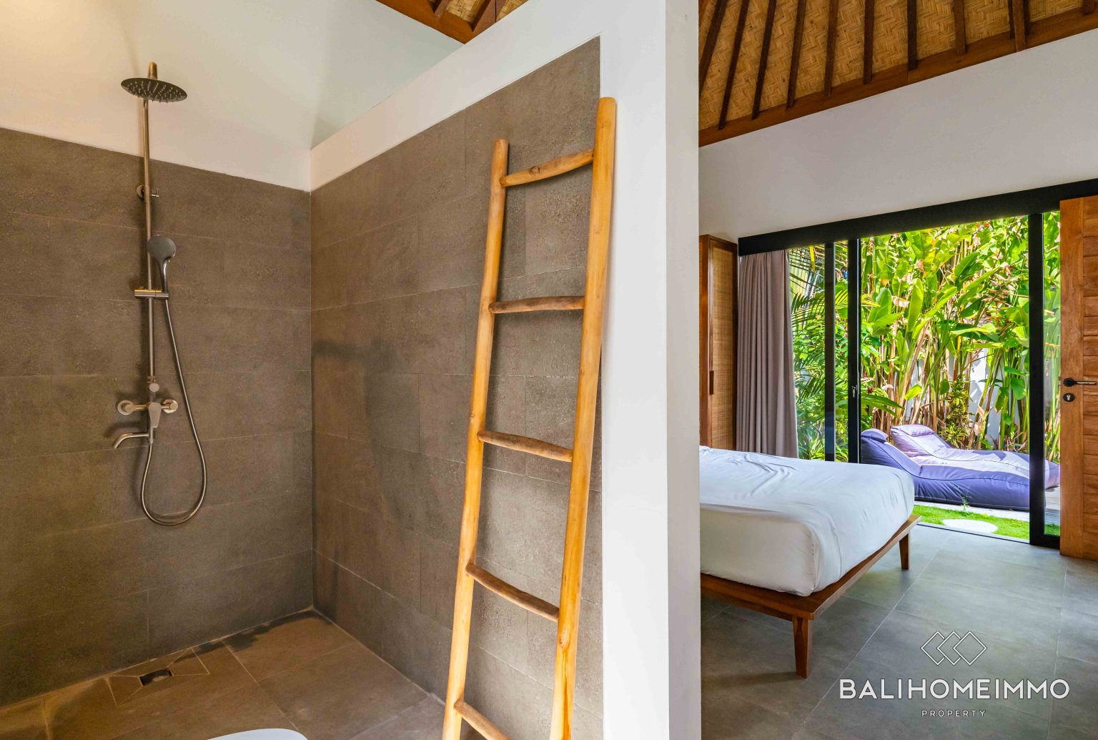 Charming 2 bedroom villa for sale in Kerobokan view 23