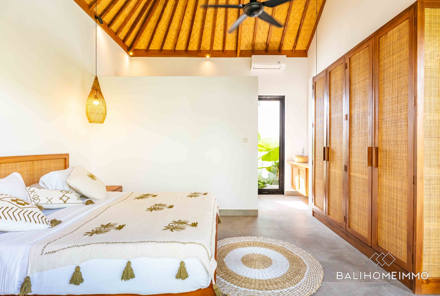 Charming 2 bedroom villa for sale in Kerobokan view 17