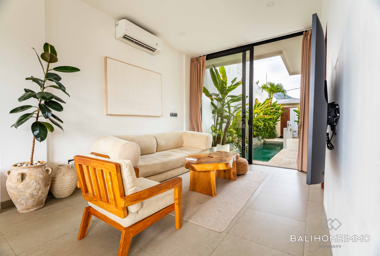 Charming 2 bedroom villa for sale in Tumbak Bayuh Bali view 3