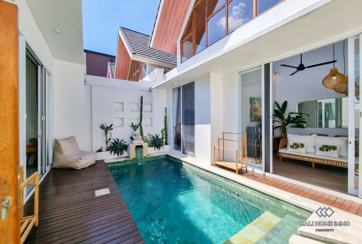Charming 2 Bedroom Villa for Sale Leasehold in Bali Kerobokan view 2