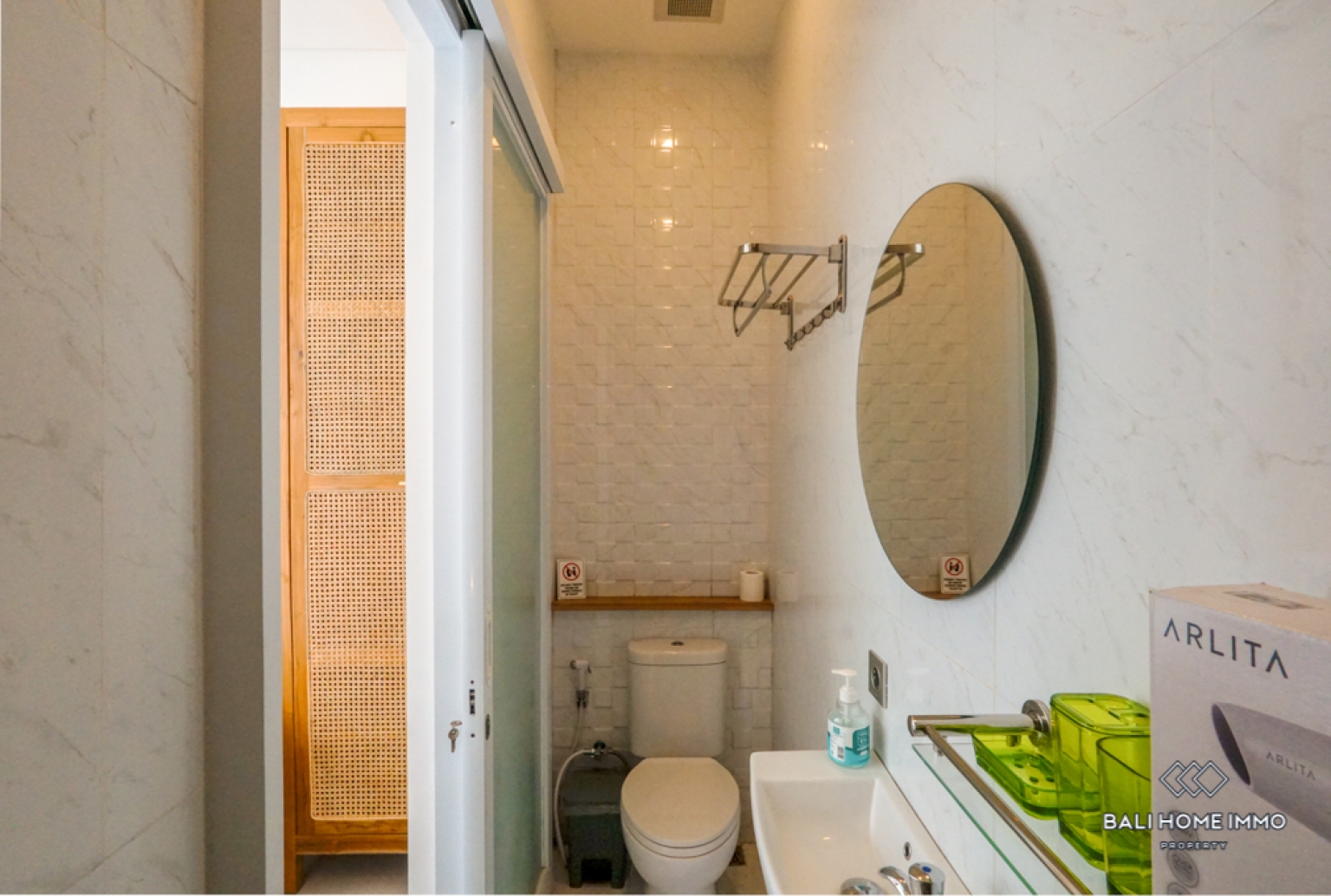 Villa Menawan 2 Kamar Dijual dengan Status Hak Sewa di Kerobokan, Bali view 15