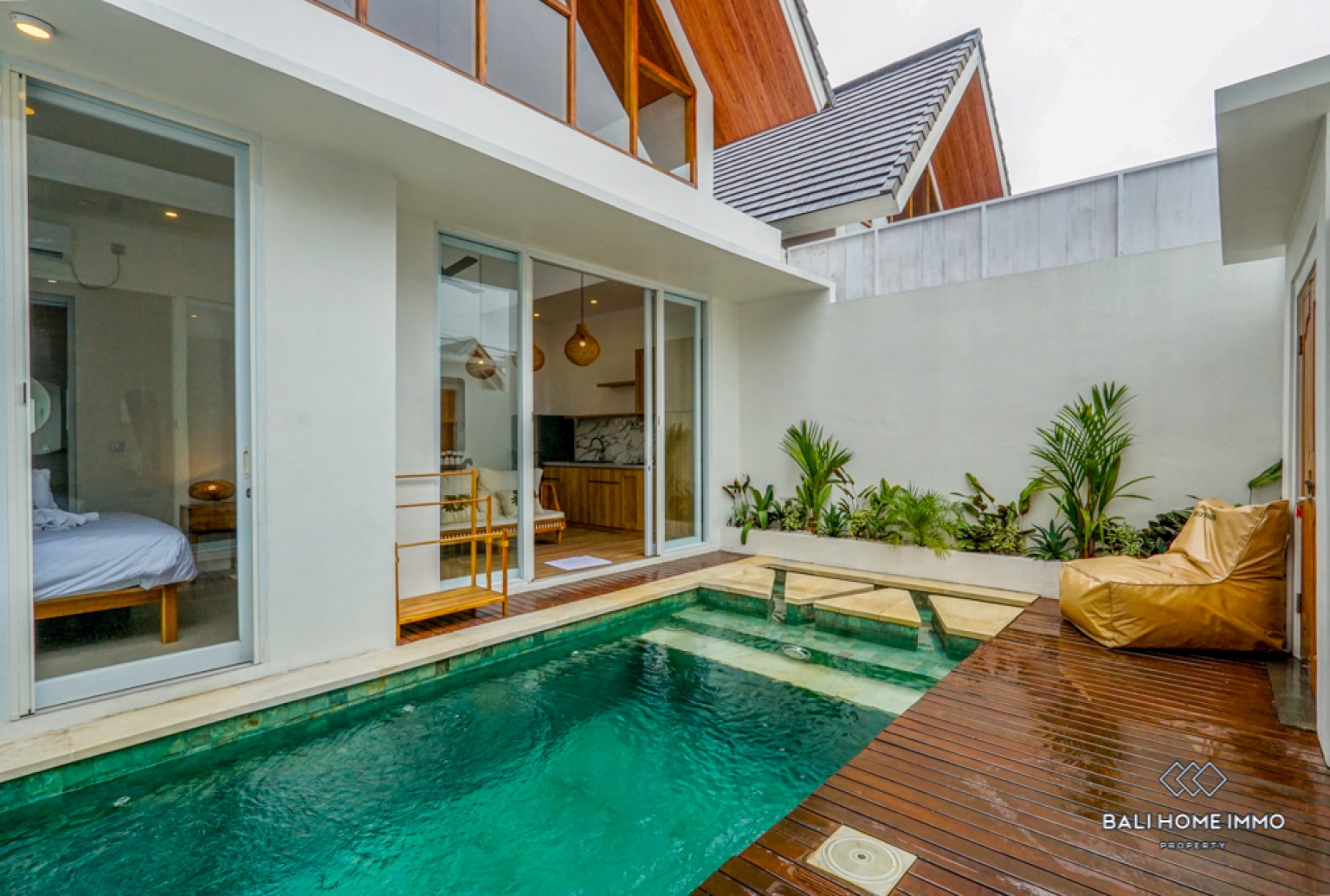 Villa Menawan 2 Kamar Dijual dengan Status Hak Sewa di Kerobokan, Bali view 16