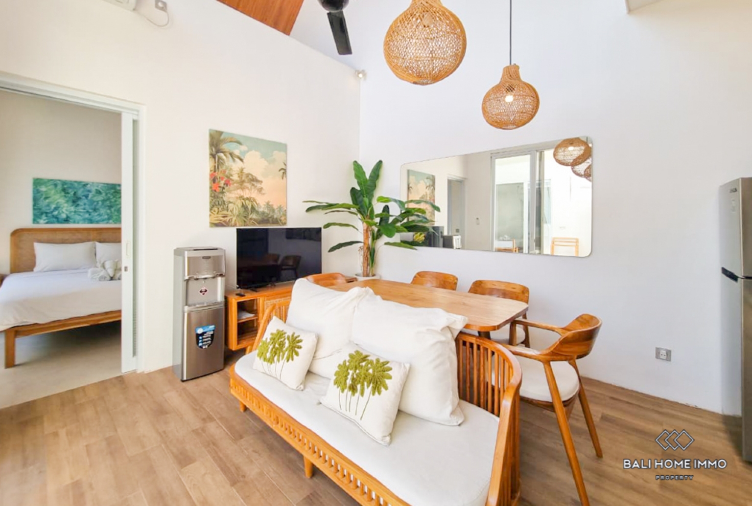 Charming 2 Bedroom Villa for Sale Leasehold in Bali Kerobokan view 3