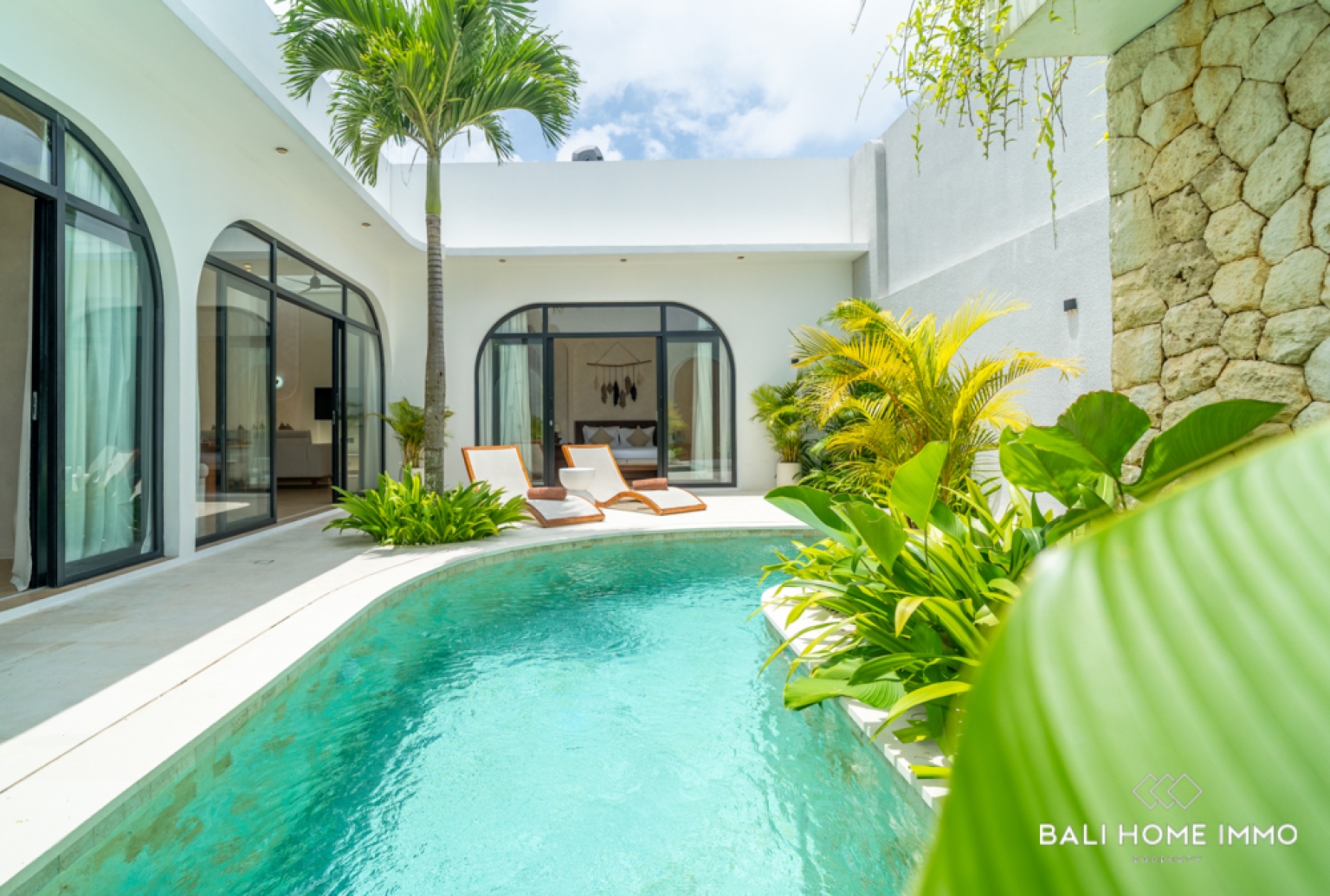 CHARMING 2 BEDROOM VILLA FOR SALE LEASEHOLD IN BINGIN view 2