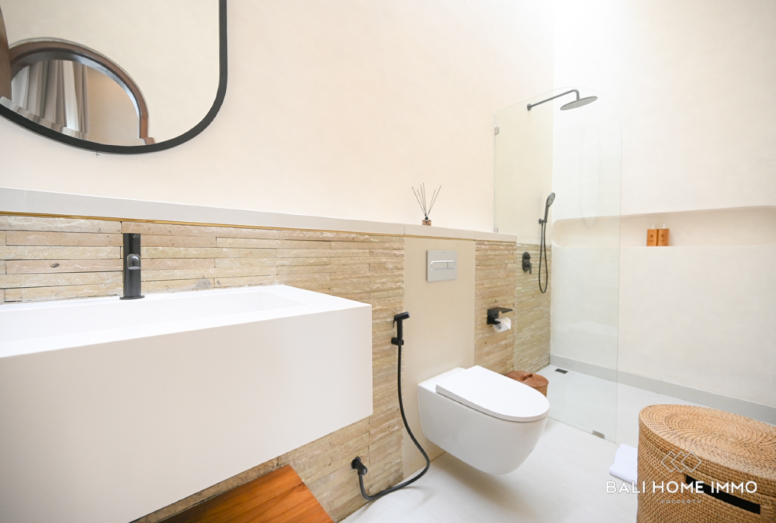 CHARMING 2 BEDROOM VILLA FOR SALE LEASEHOLD IN BINGIN view 12