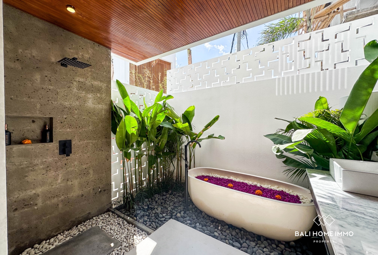 Charming 2-Bedroom Villa with ricefield view for Sale in Berawa view 13