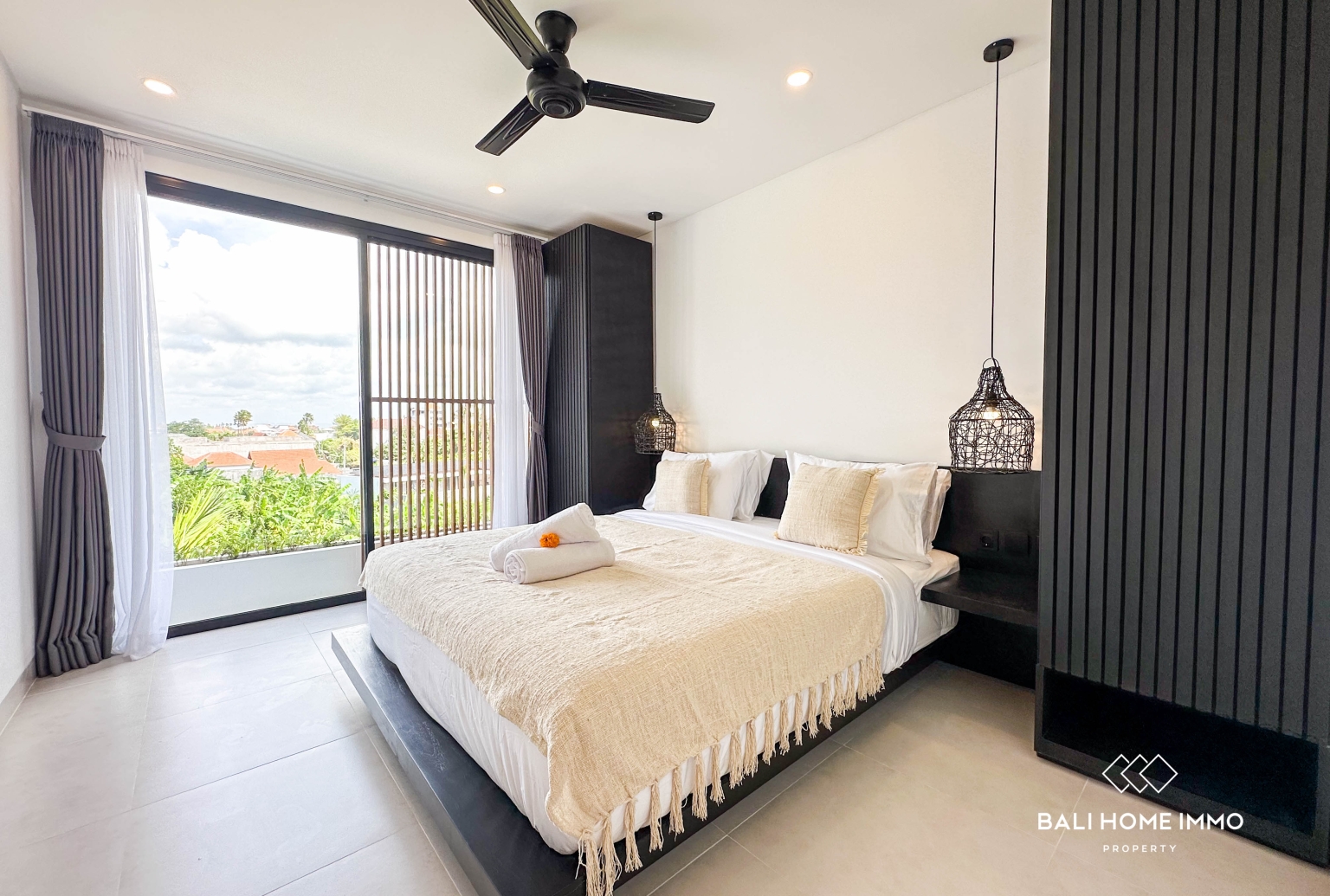 Charming 2-Bedroom Villa with ricefield view for Sale in Berawa view 8