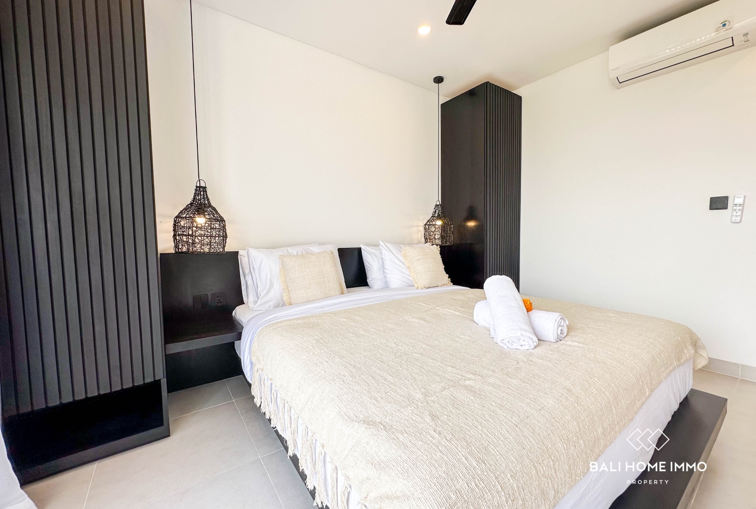 Charming 2-Bedroom Villa with ricefield view for Sale in Berawa view 9