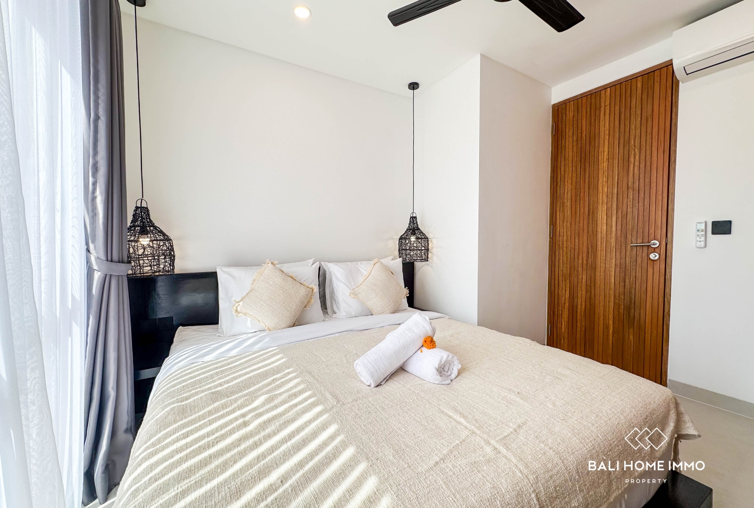 Charming 2-Bedroom Villa with ricefield view for Sale in Berawa view 11