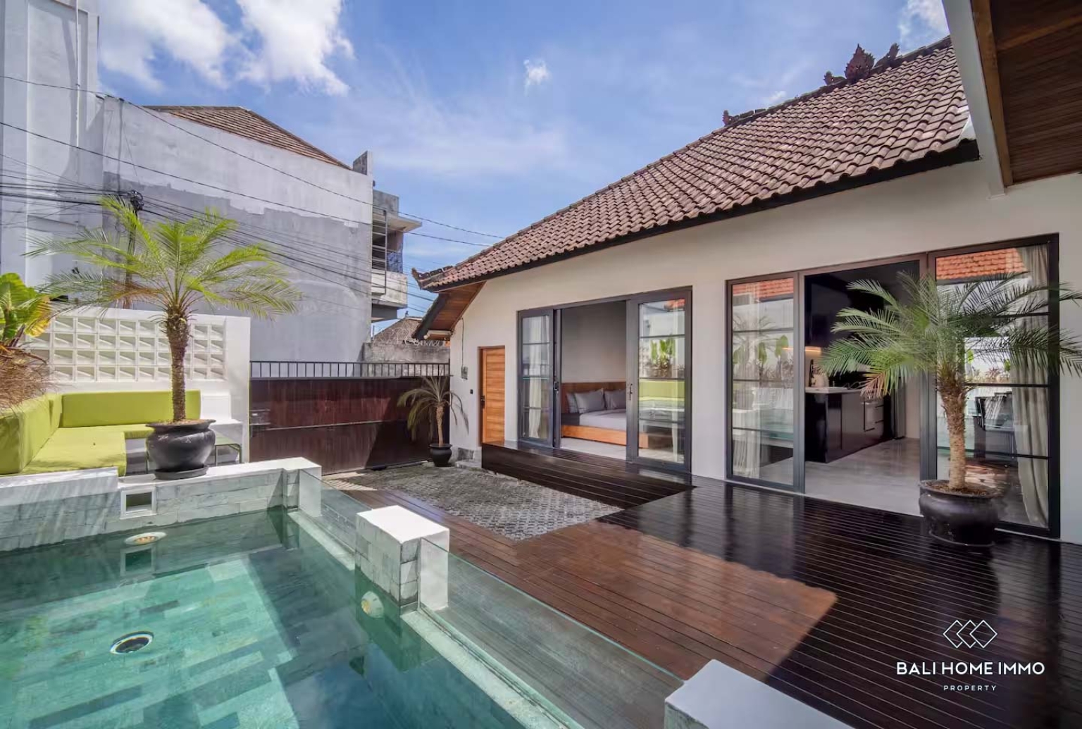 Charming 2 Bedrooms villa for sale leasehold in Bali - Canggu Berawa view 4
