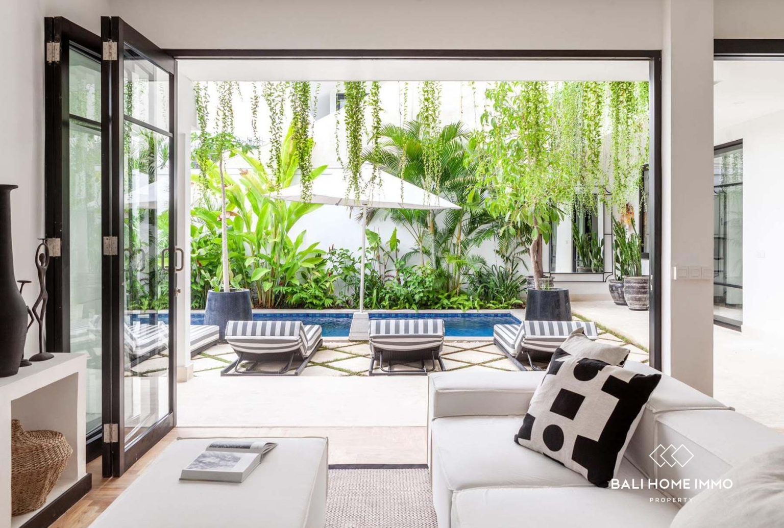 Charmante villa de 3 chambres à vendre en droit de superficie (leasehold) à Berawa, Bali view 3