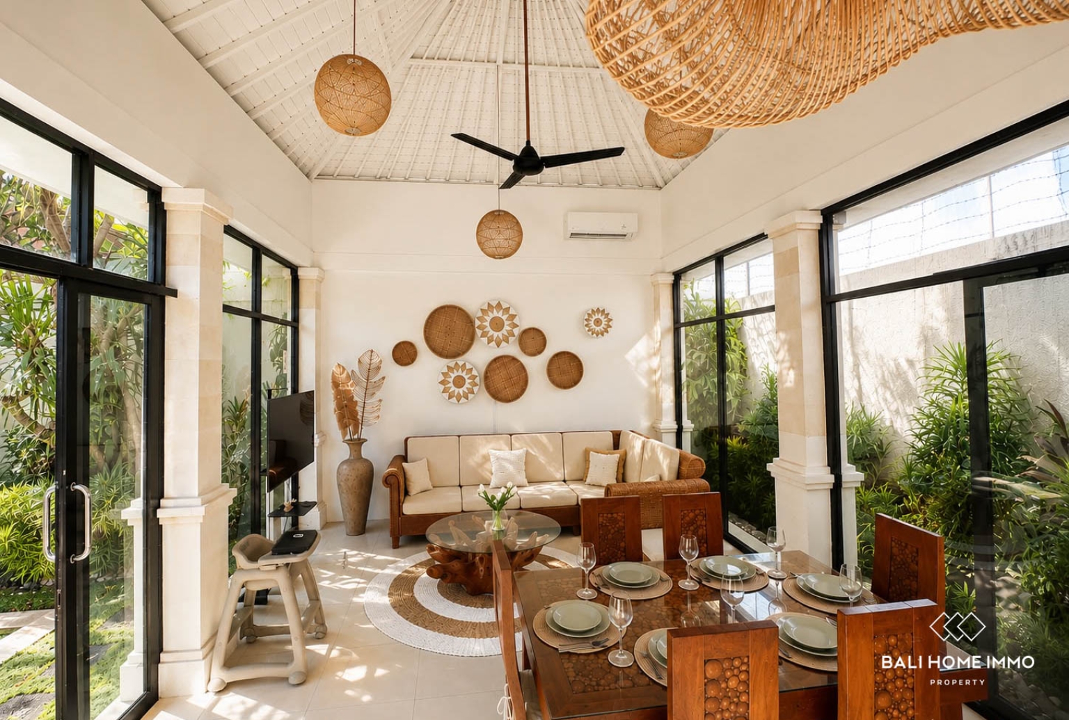 Villa 3 kamar tidur menawan untuk disewa di Canggu Berawa view 2