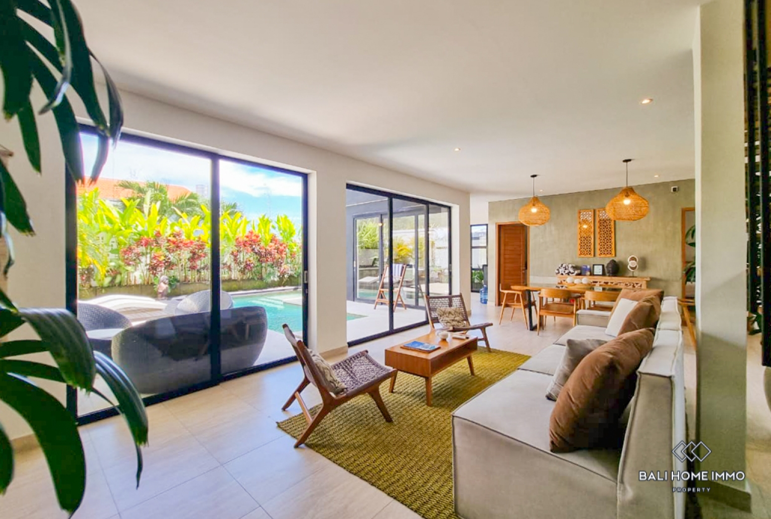 Villa Menawan dengan 3 Kamar untuk Dijual dan Disewa di Kawasan Perumahan Canggu, Bali view 3