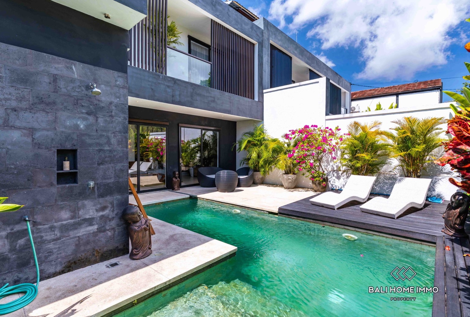 Charming 3 Bedroom Villa for Sale and Rent in Bali Canggu Residential Side view 24