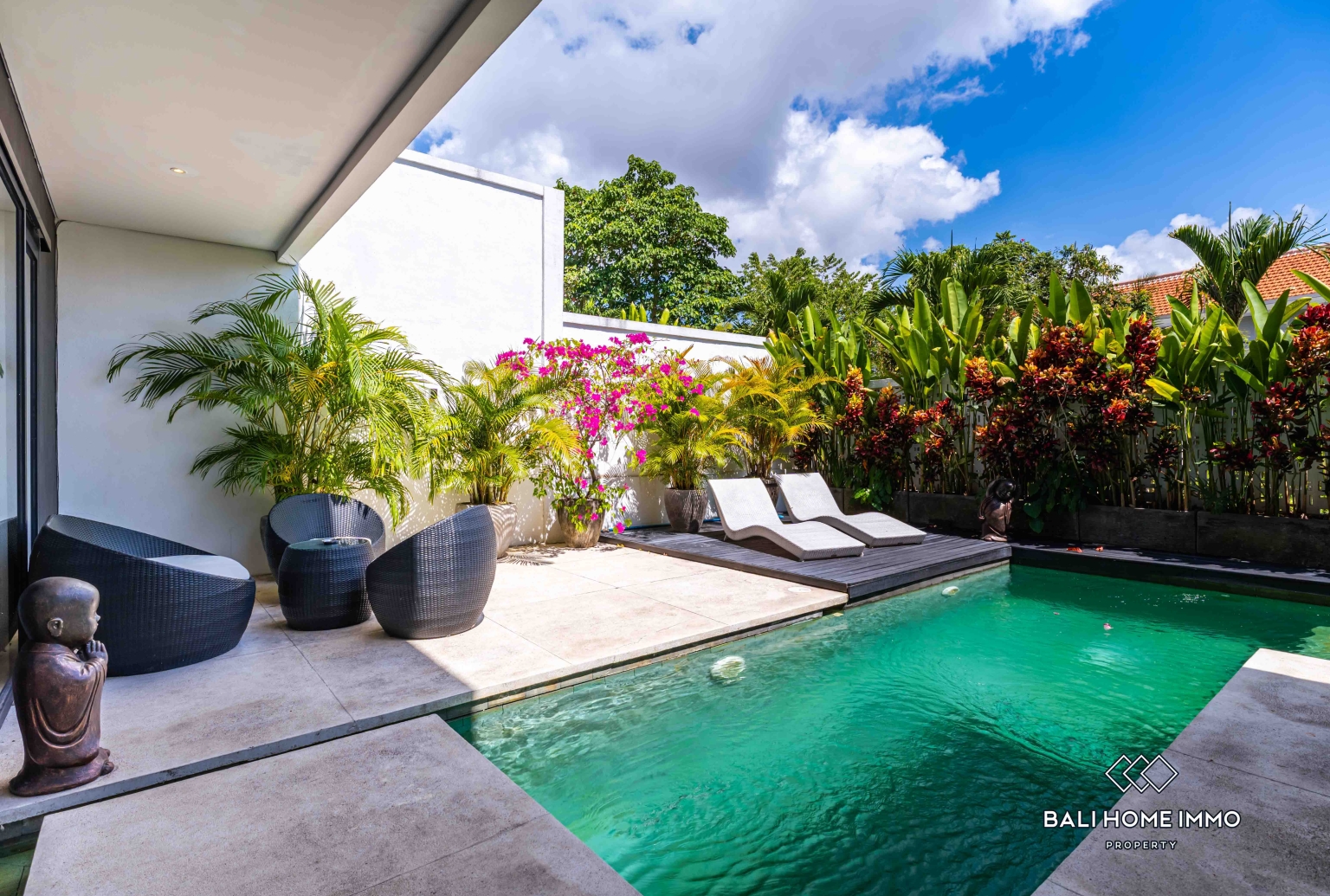 Charming 3 Bedroom Villa for Sale and Rent in Bali Canggu Residential Side view 25