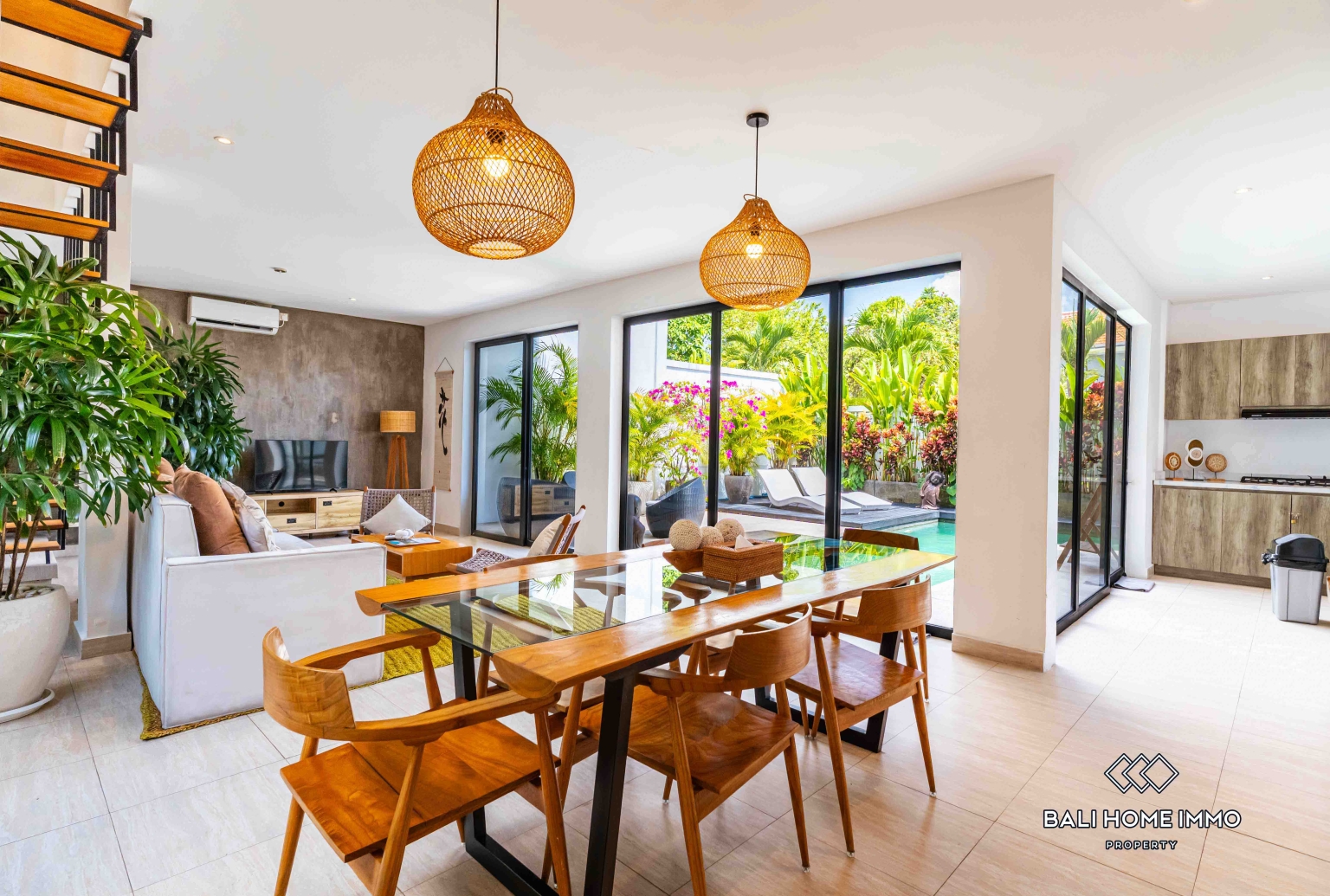 Charming 3 Bedroom Villa for Sale and Rent in Bali Canggu Residential Side view 10