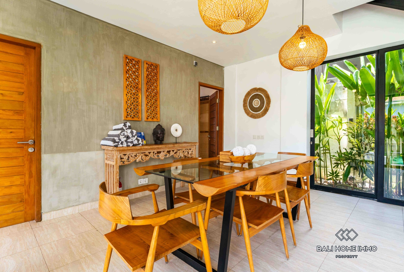 Charming 3 Bedroom Villa for Sale and Rent in Bali Canggu Residential Side view 8