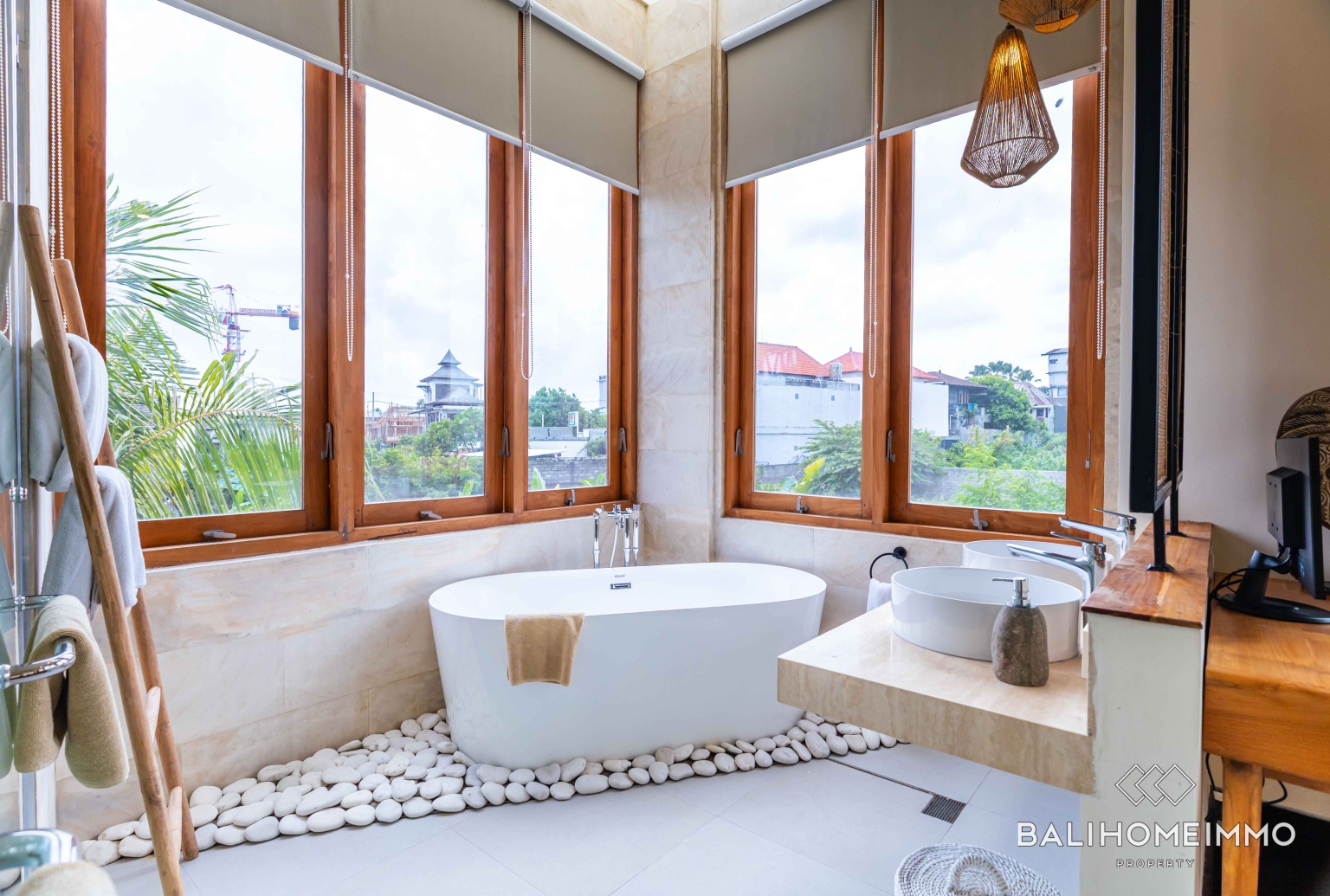 CHARMING 3 BEDROOM VILLA FOR SALE IN CANGGU BATU BOLONG BALI view 25