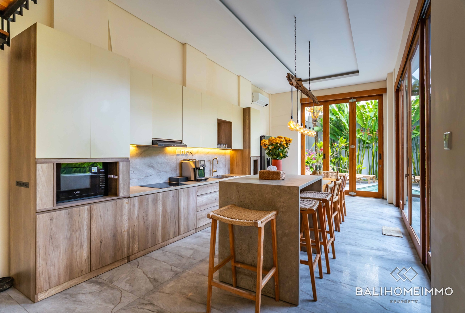 CHARMING 3 BEDROOM VILLA FOR SALE IN CANGGU BATU BOLONG BALI view 9