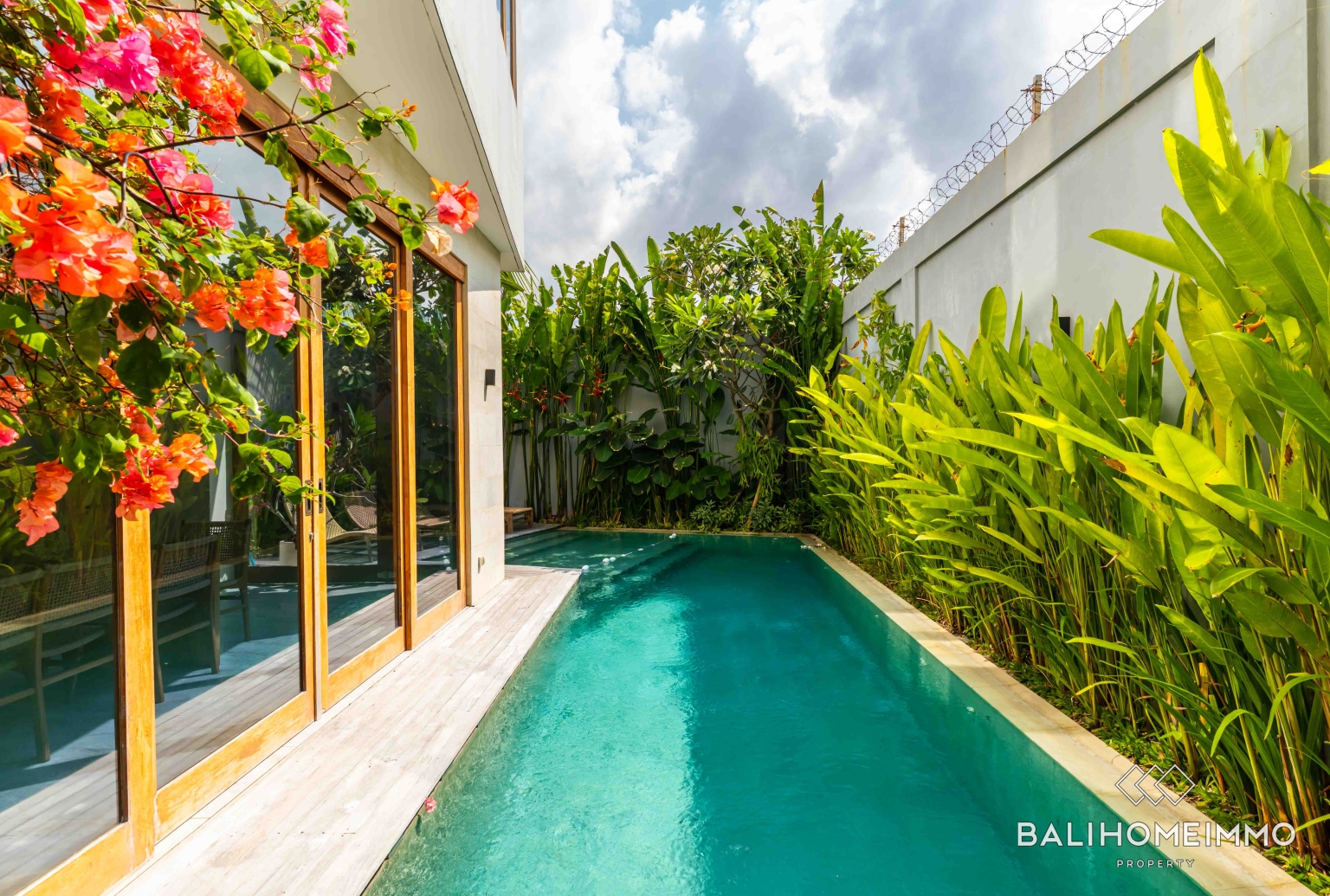 CHARMING 3 BEDROOM VILLA FOR SALE IN CANGGU BATU BOLONG BALI view 32
